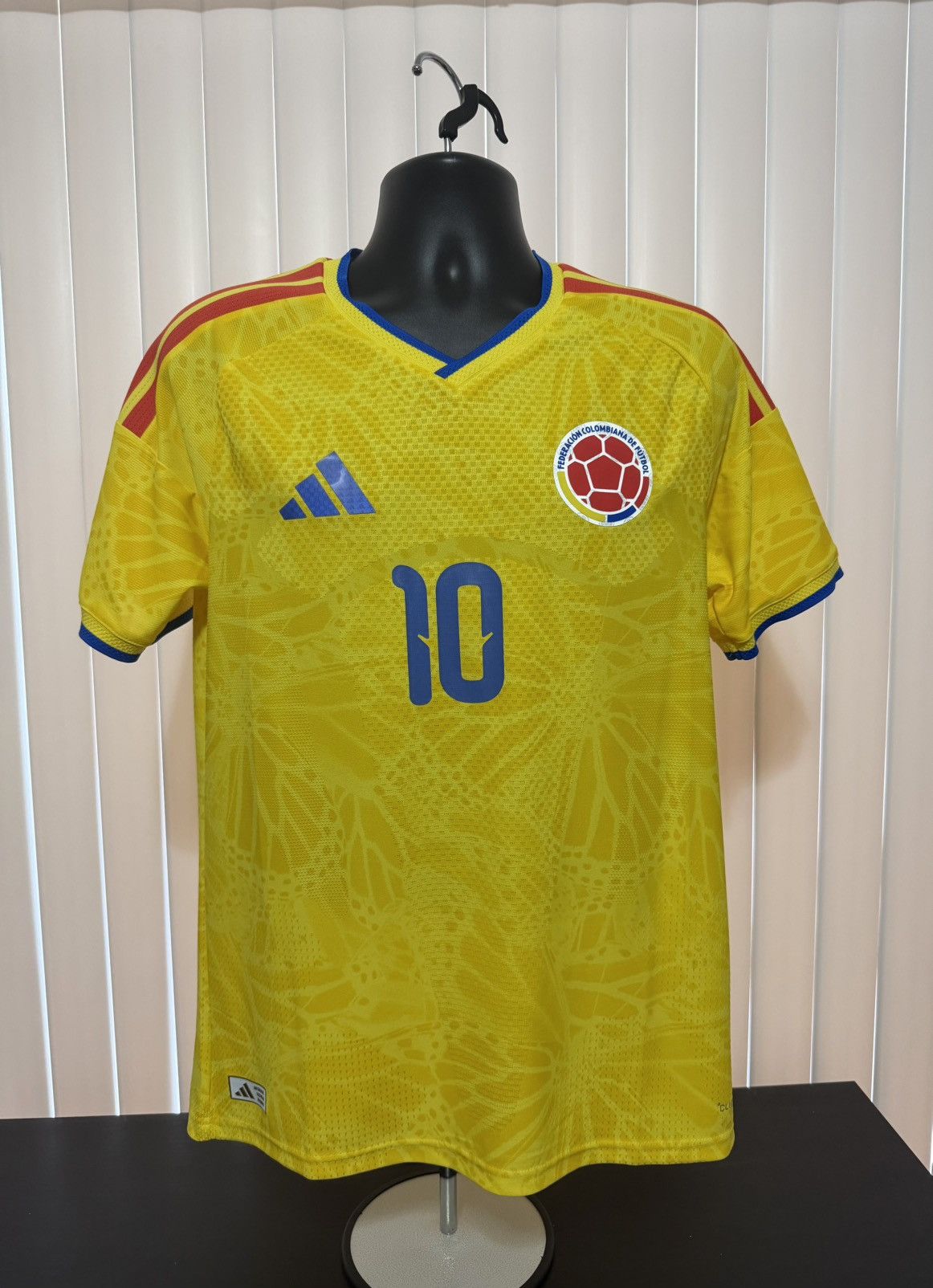 Adidas Colombian Home Jersey Size US M / EU 48-50 / 2 - 1 Thumbnail
