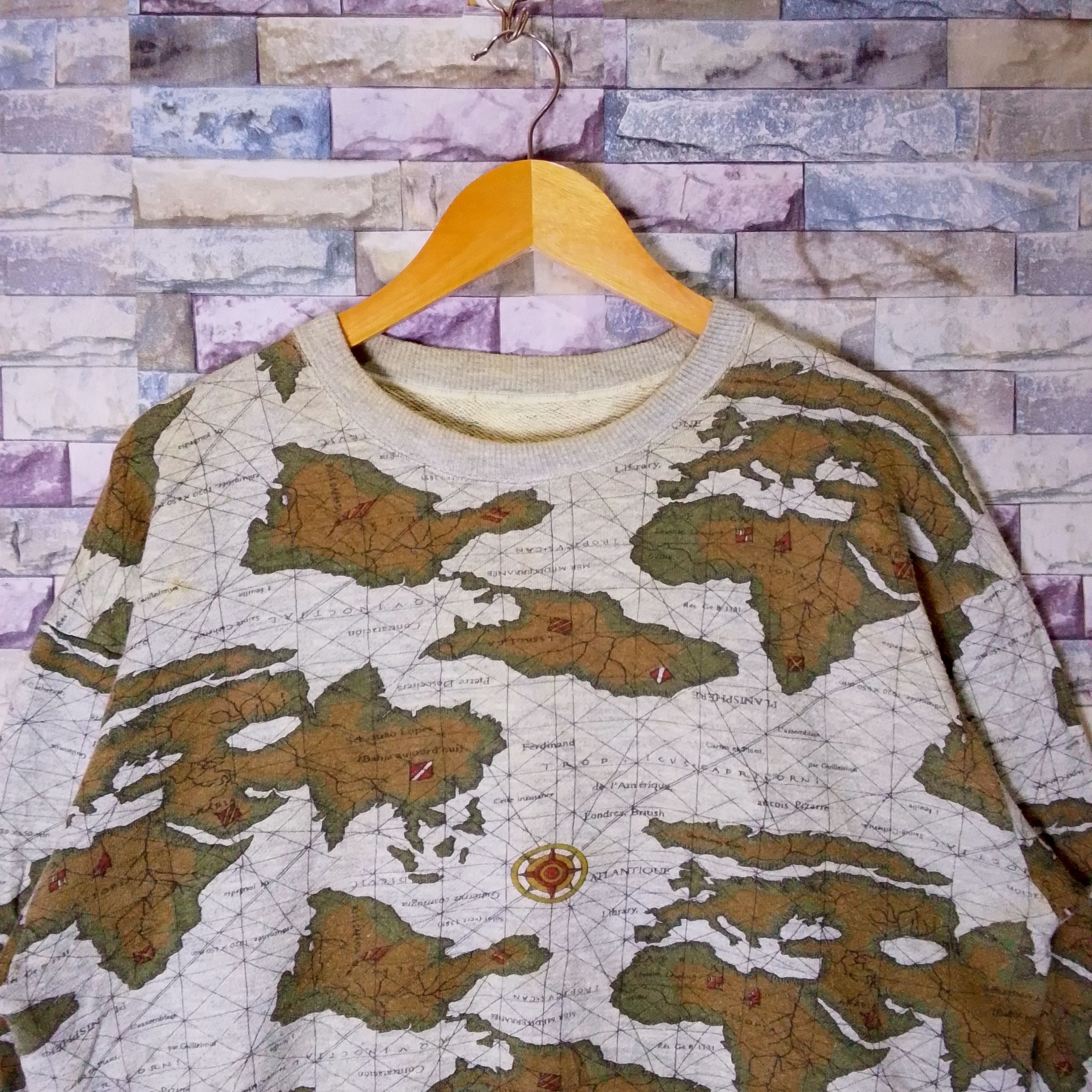 Vintage Vintage Map Boxy Sweatshirt Size US S / EU 44-46 / 1 - 3 Thumbnail