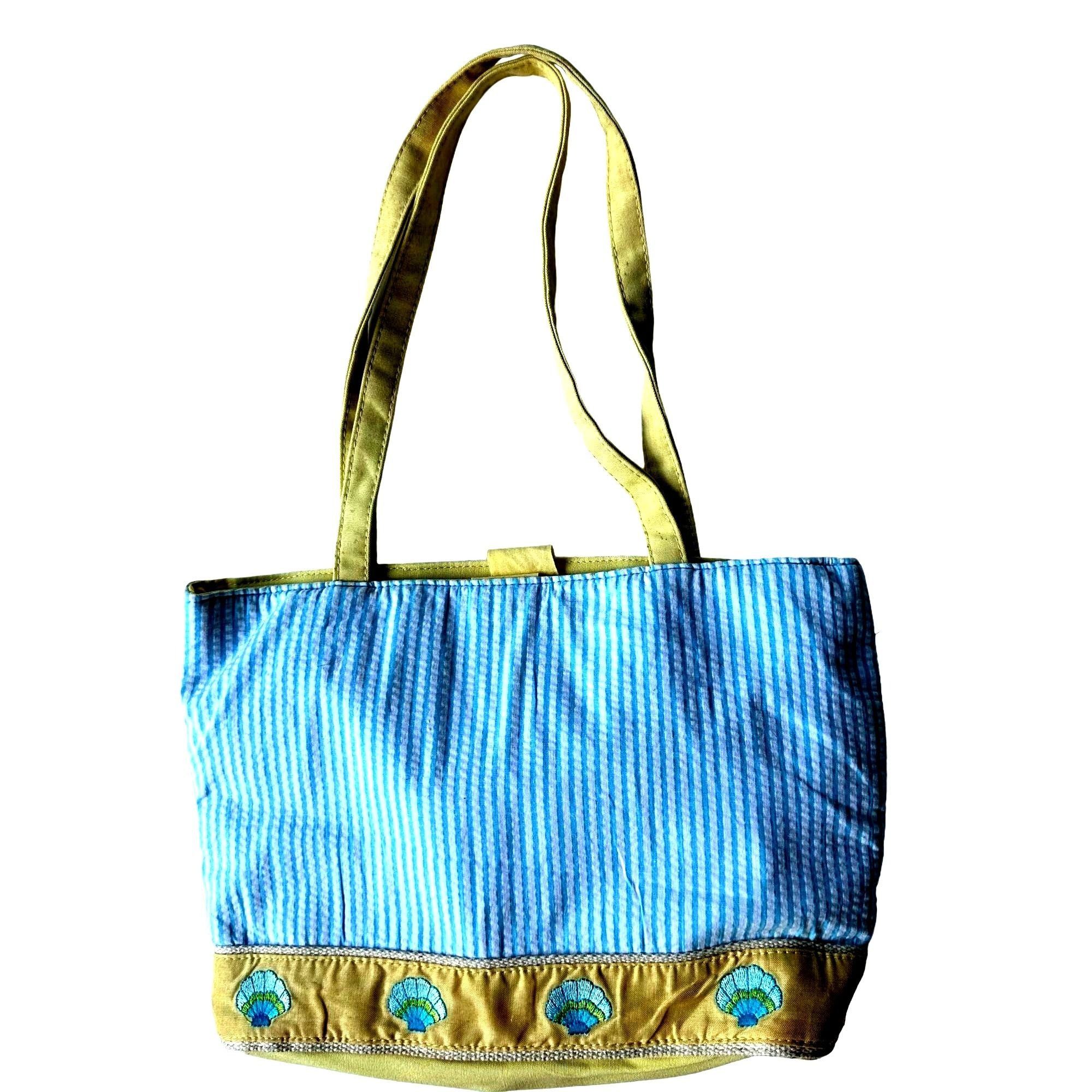 Quacker Factory Quacker Factory Resort Blue White Seersucker Seashell Tote Y Size ONE SIZE - 6 Thumbnail