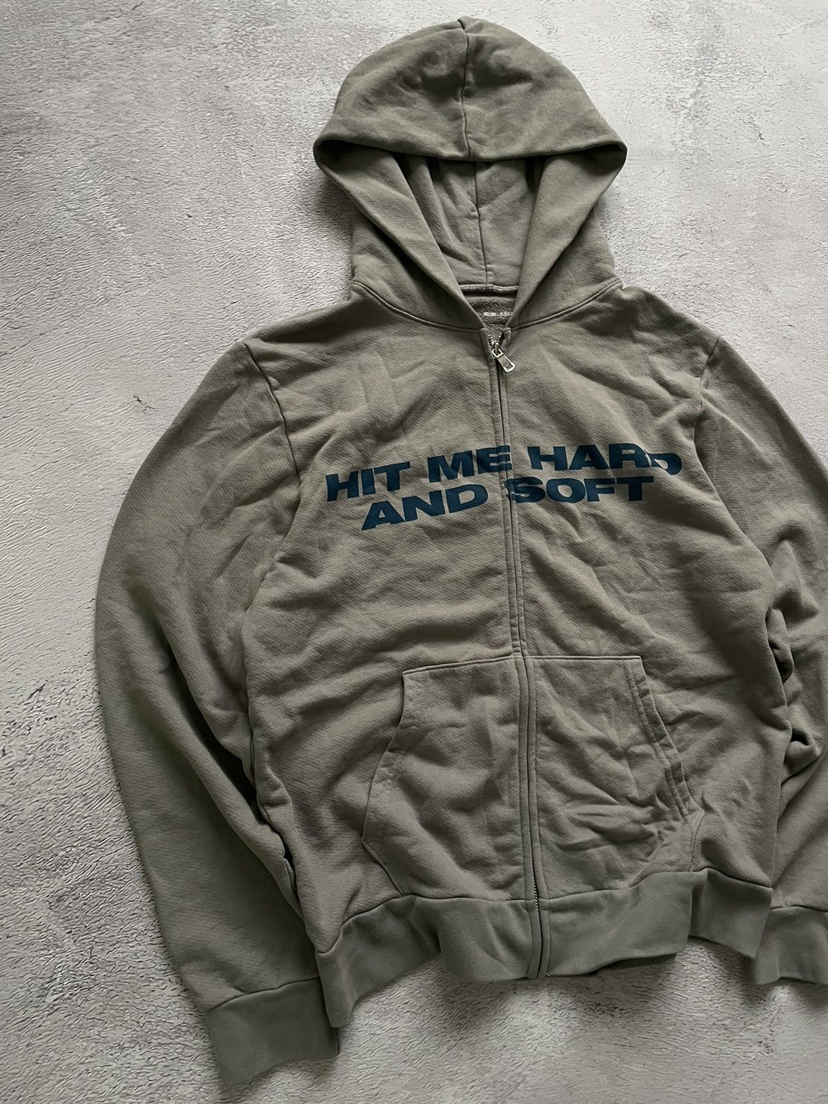 Billie Eilish Rare! Hoodie Billie Eilish Hit Me Hard And Soft Zip Size US M / EU 48-50 / 2 - 3 Thumbnail