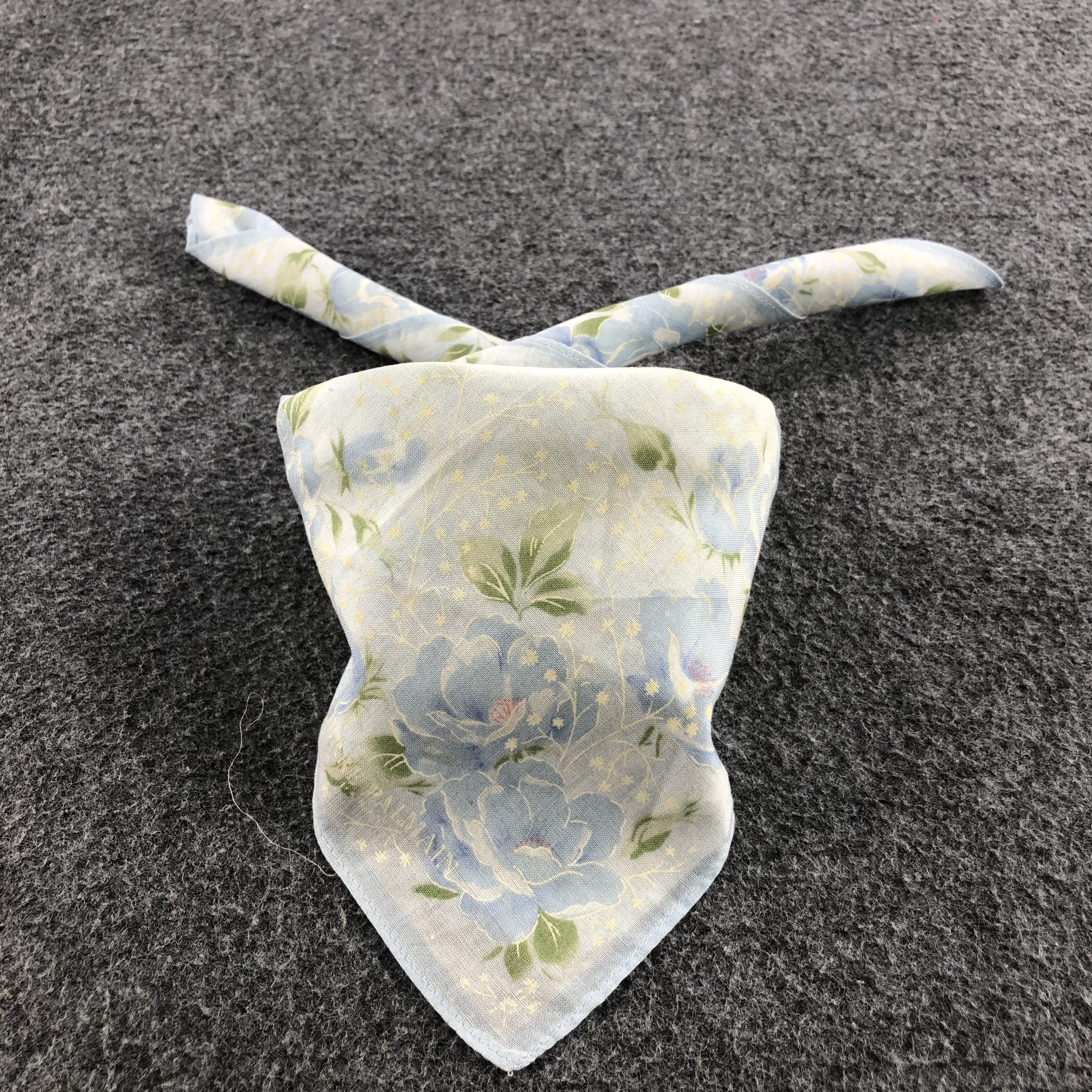 Pierre Balmain Pierre Balmain Handkerchief Neckerchief Bandana H1366 Size ONE SIZE - 1 Thumbnail