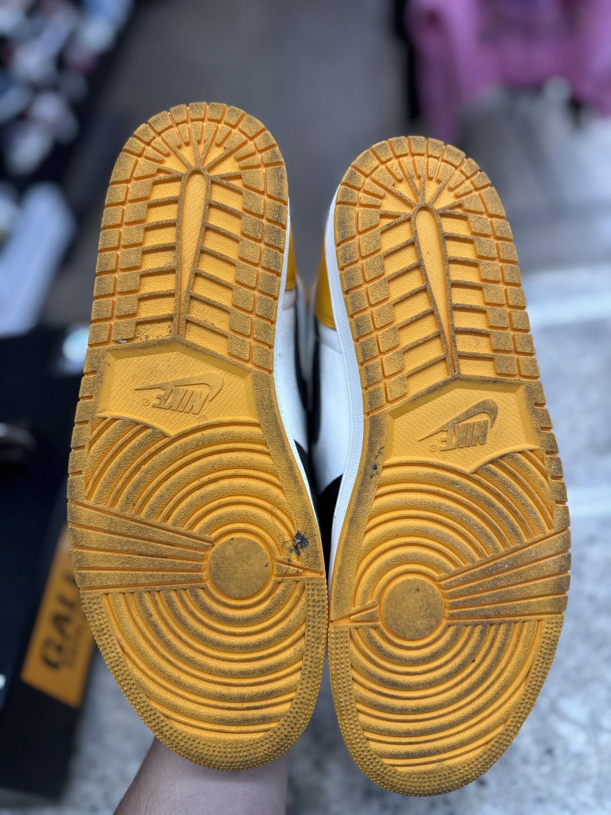 Jordan Brand Jordan 1 Retro Taxis Size US 13 / EU 46 - 5 Thumbnail