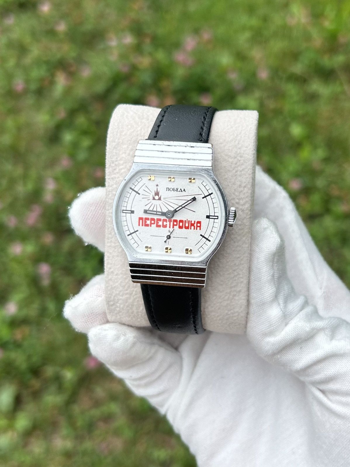 Vintage Vintage Watch Pobeda Soviet USSR Mechanical Authentic 1980s Size ONE SIZE - 2 Thumbnail