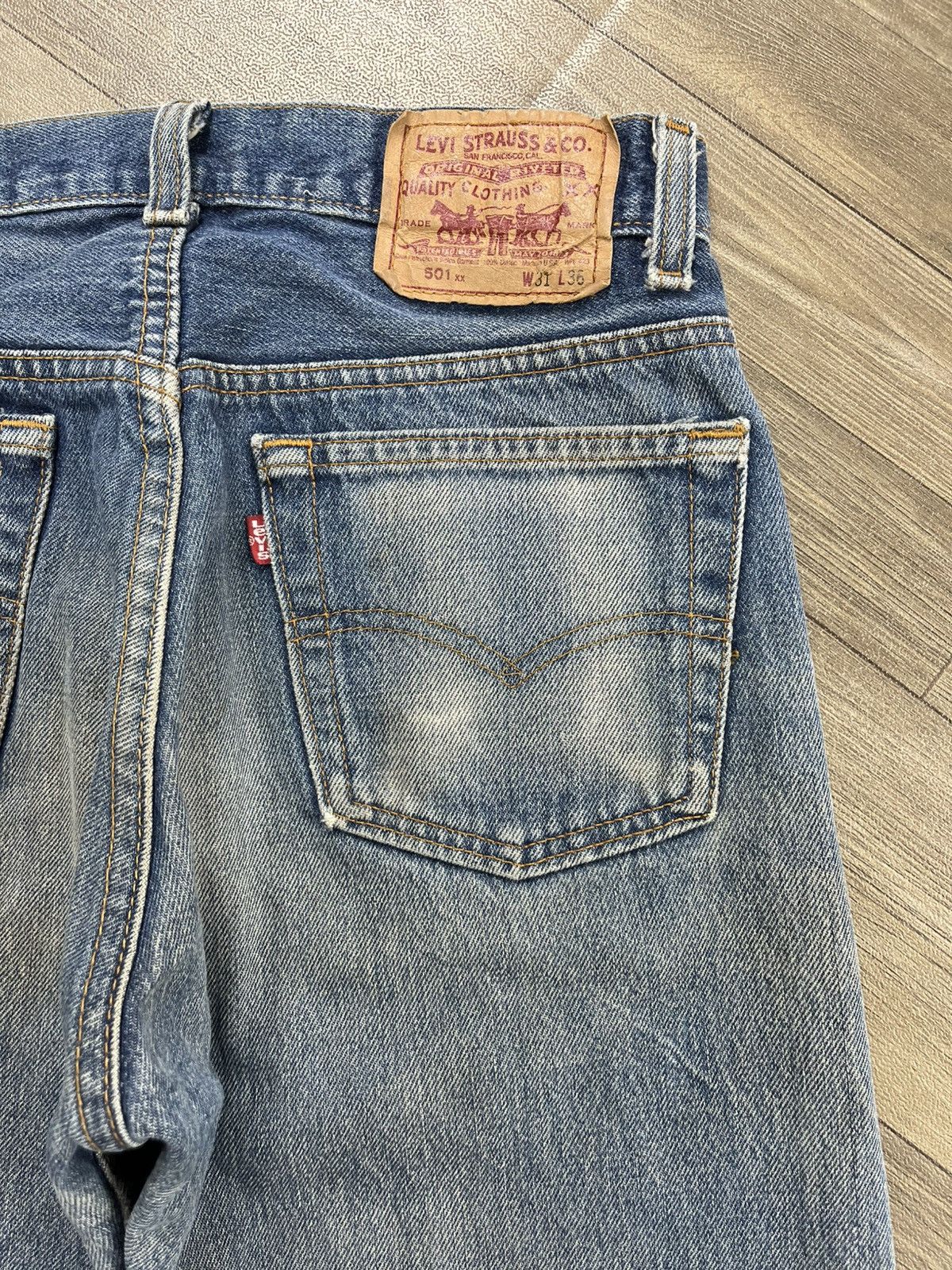 Levi's Vintage Clothing 🇺🇸1990s Vintage Levis 501XX LVC 31x36 Faded Straight Jeans Size US 30 / EU 46 - 13 Thumbnail