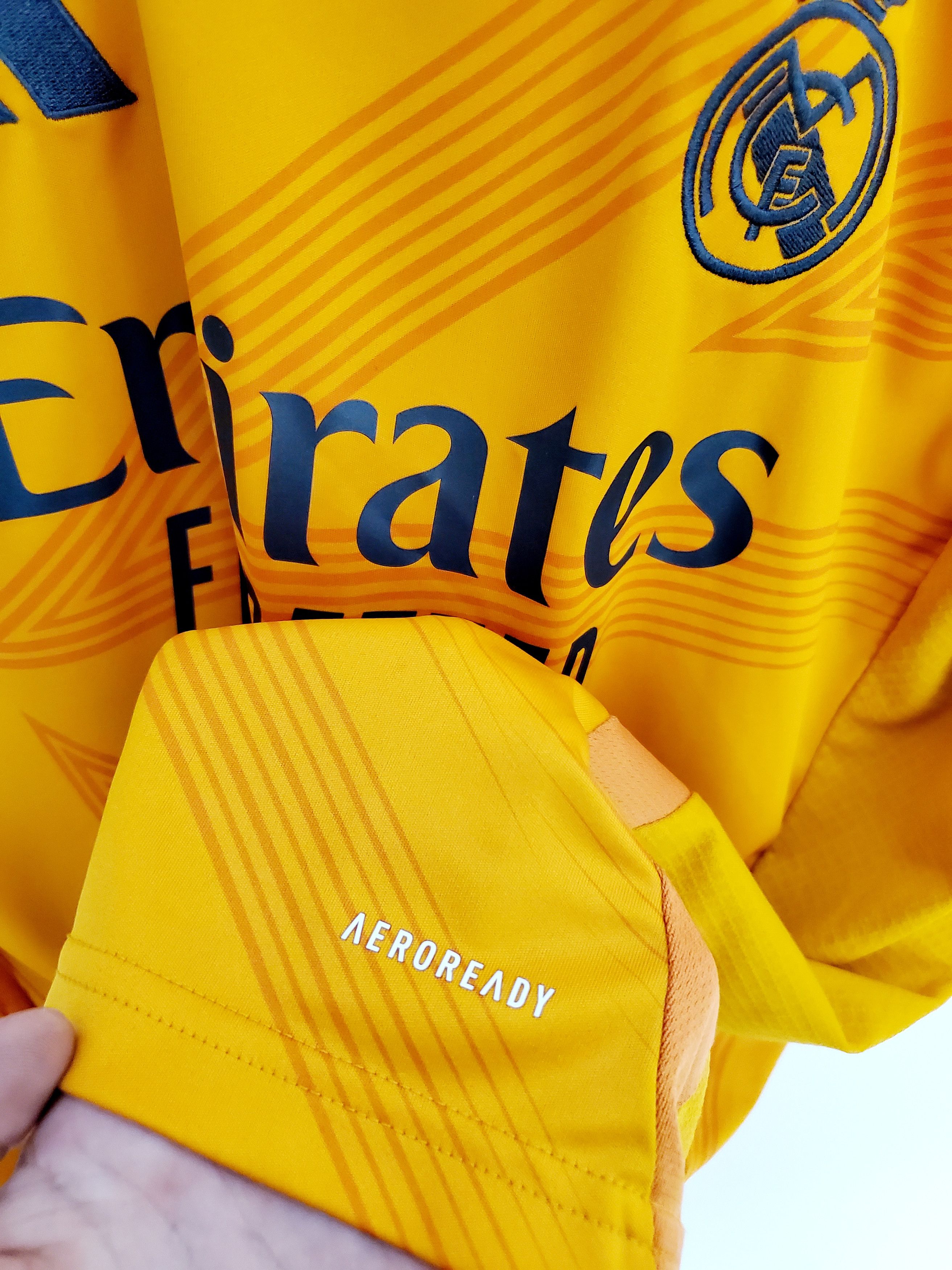 Adidas Adidas Real Madrid 2024/25 Away # 8 Valverde jersey L Size US L / EU 52-54 / 3 - 5 Thumbnail