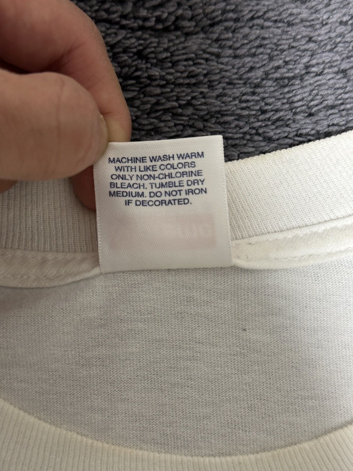 Damien Hirst × Supreme Damien Hirst Box Logo - Life's a Bitch Then you Die! Size US L / EU 52-54 / 3 - 8 Thumbnail