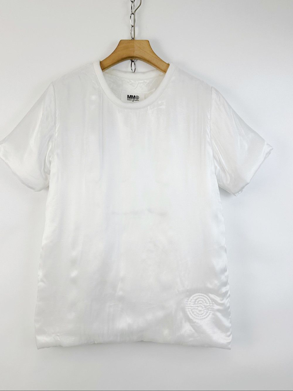 MM6 MM6 Maison Margiela Satin Short Sleeve T-Shirt Size 42 Size M / US 6-8 / IT 42-44 - 1 Thumbnail