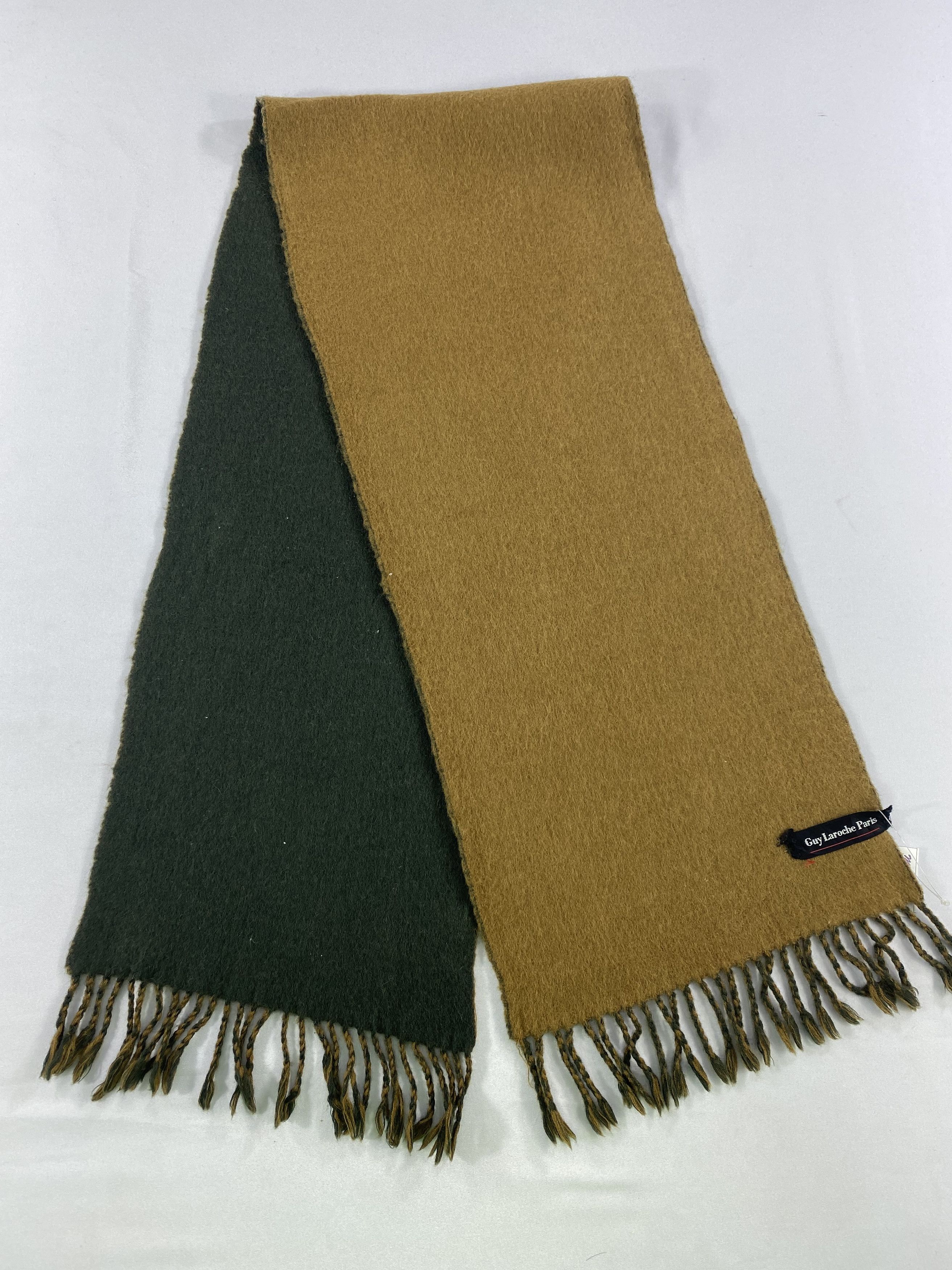 Guy Laroche Guy Laroche Scarf / Muffler / Neckwear Size ONE SIZE - 3 Thumbnail