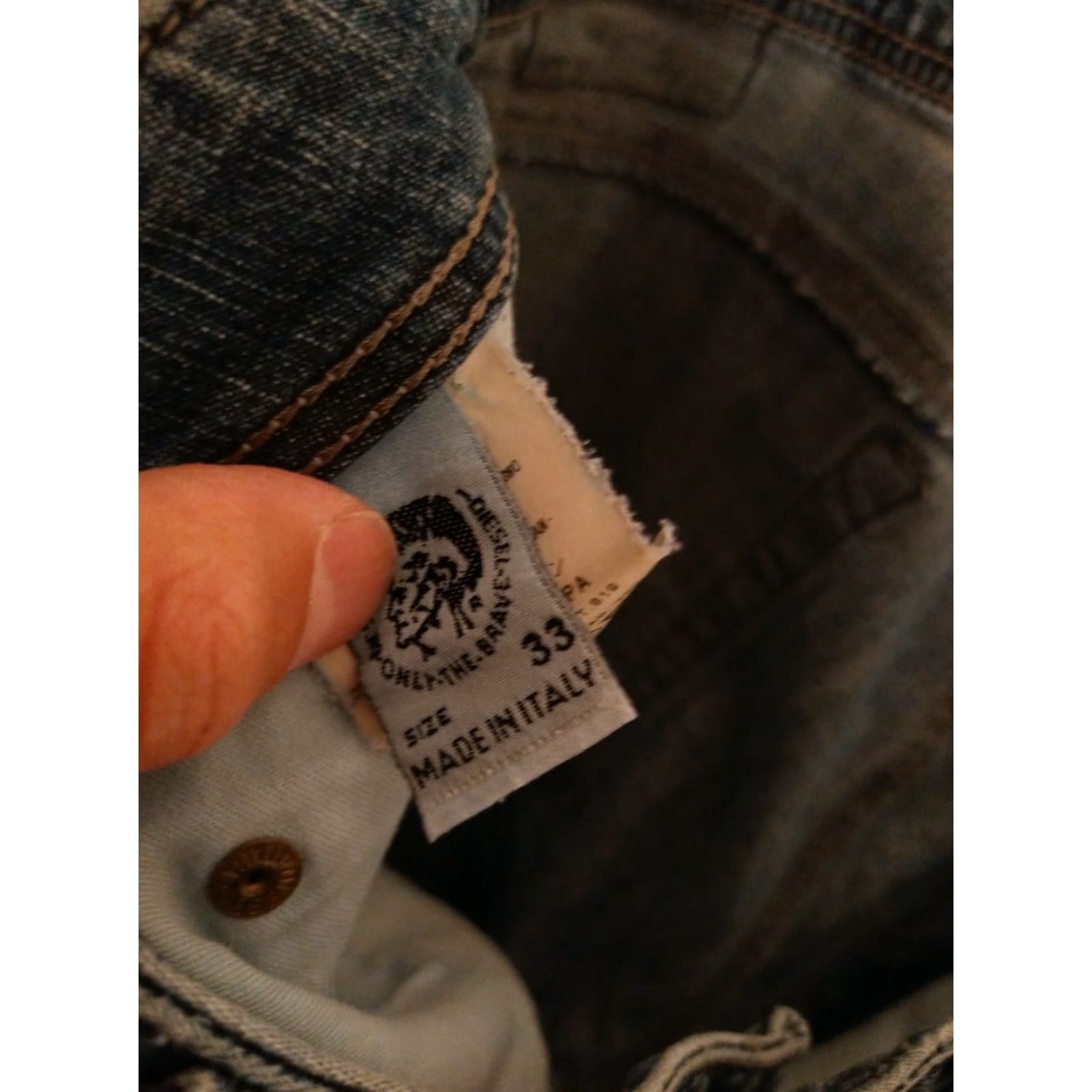 Diesel VINTAGE Diesel Denim Jeans Made In Italy Light Blue Size 33 Button Jeans Men 30 Inseam Blue Straight Denim Size US 33 - 4 Thumbnail