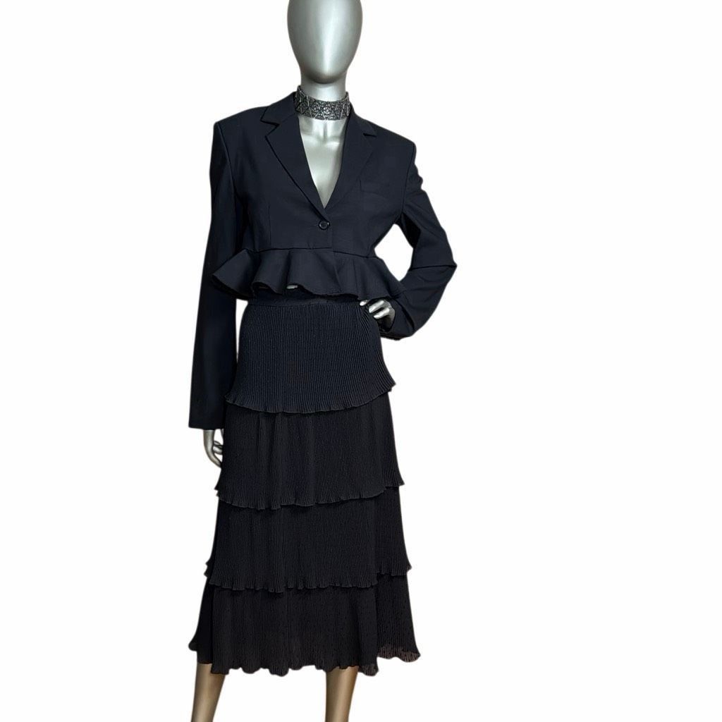 Andersons NWT J.W. Anderson Ruffled Hem Cropped Jacket in Black, Luxe Boho Tailored Style 2 (067) Size XS / US 0-2 / IT 36-38 - 7 Thumbnail
