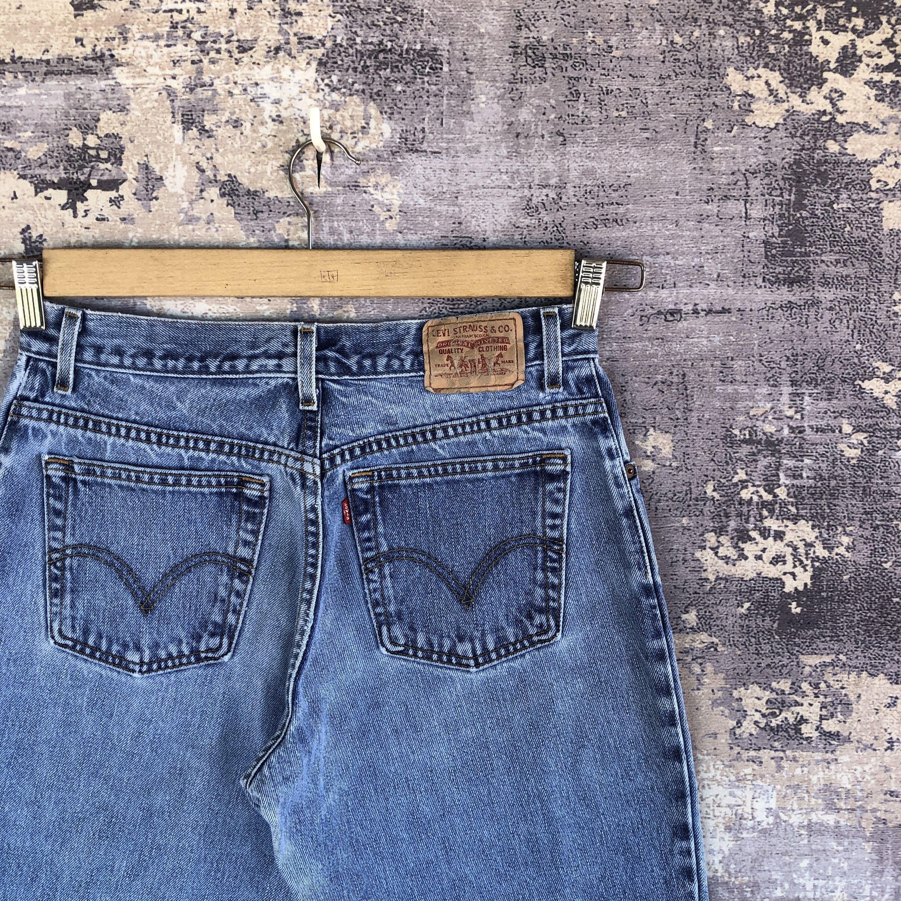 Levi's Vintage Levis 550 Faded Jeans Tapered Light Wash Denim Size 28" / US 6 / IT 42 - 5 Thumbnail