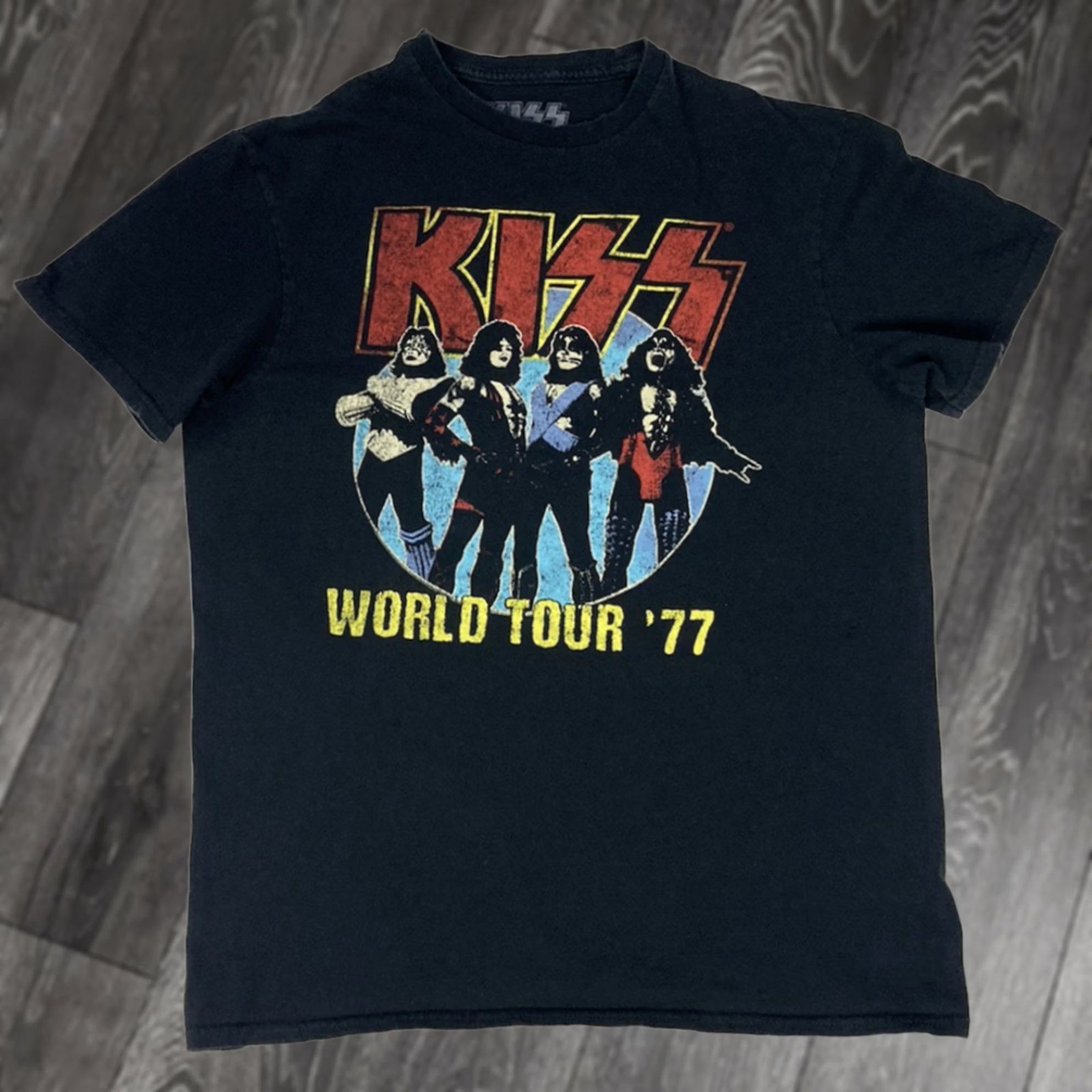 Vintage VINTAGE Kiss World Tour 77 Graphic T-shirt Women Medium Black Short Sleeve Band Music Shirt Womens - 192 Size M / US 6-8 / IT 42-44 - 1 Thumbnail