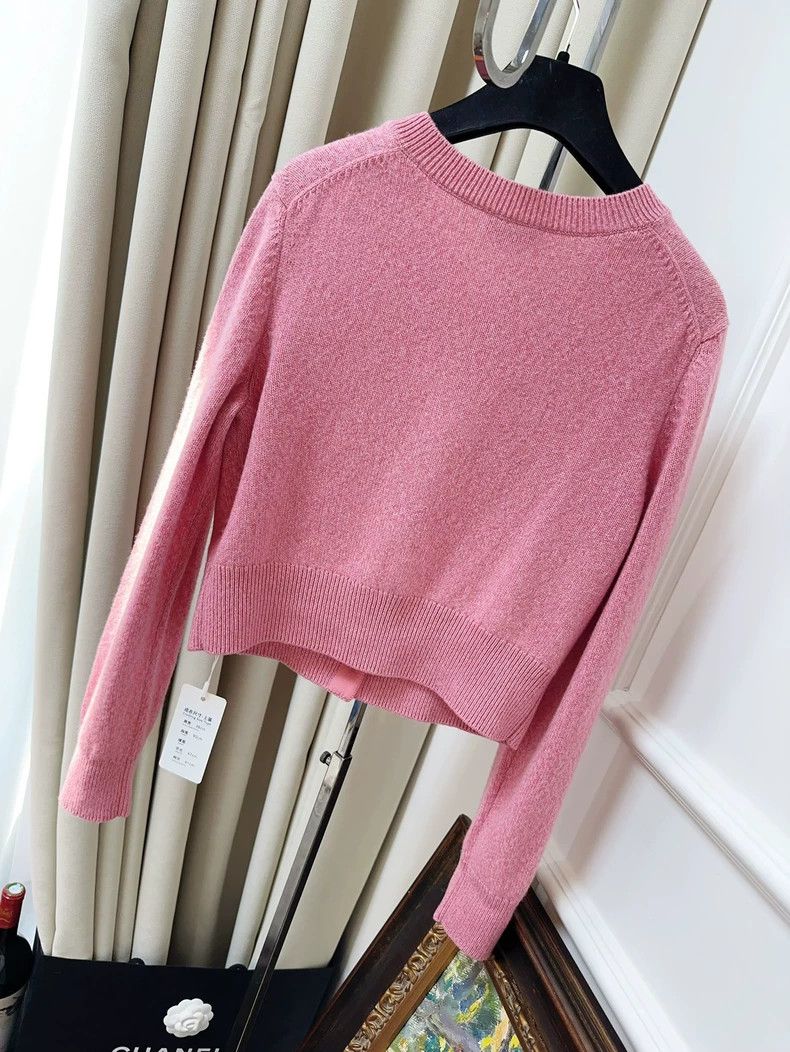 Chanel Chanel Flower glazed buckle pink round neck long sleeves Size XS / US 0-2 / IT 36-38 - 2 Thumbnail