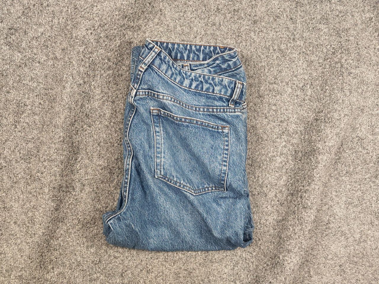 Reformation Reformation design jeans cynthia high rise Straight Denim Size 31" - 1 Thumbnail