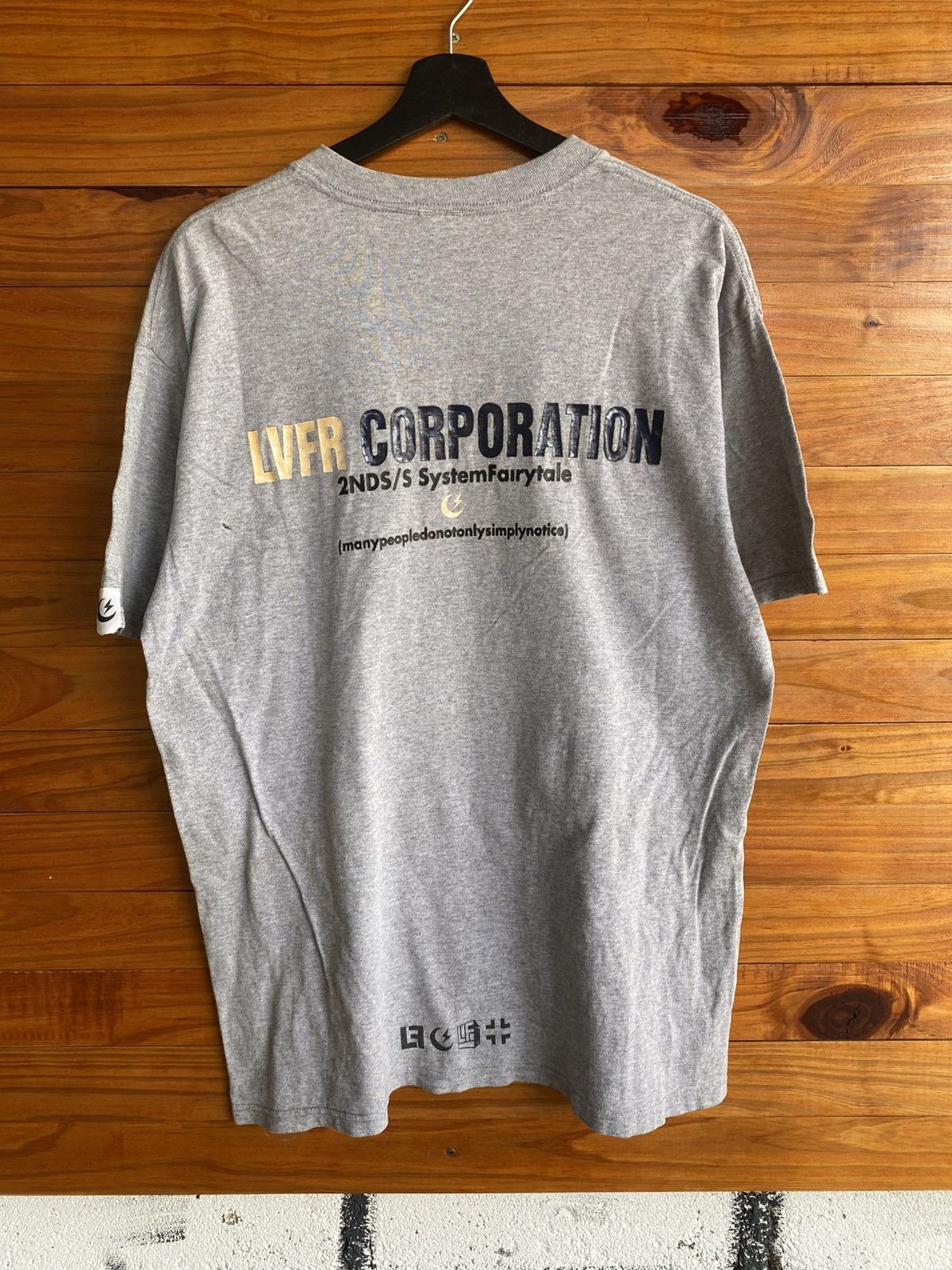 Anime Vintage Level Four Graphic T-Shirt – Grey Anime Print Tee Size US L / EU 52-54 / 3 - 9 Thumbnail