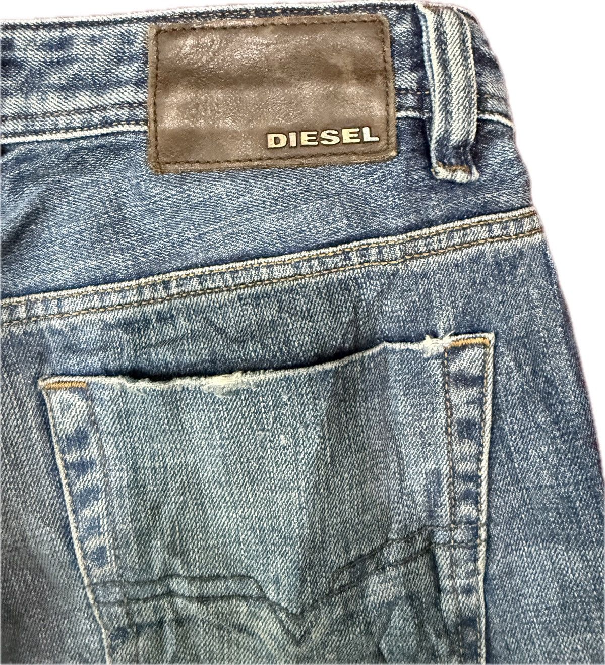 Diesel Black Gold DIESEL VIKER DISTRESS DENIM STRAIGHT TYPE Size US 30 / EU 46 - 7 Thumbnail