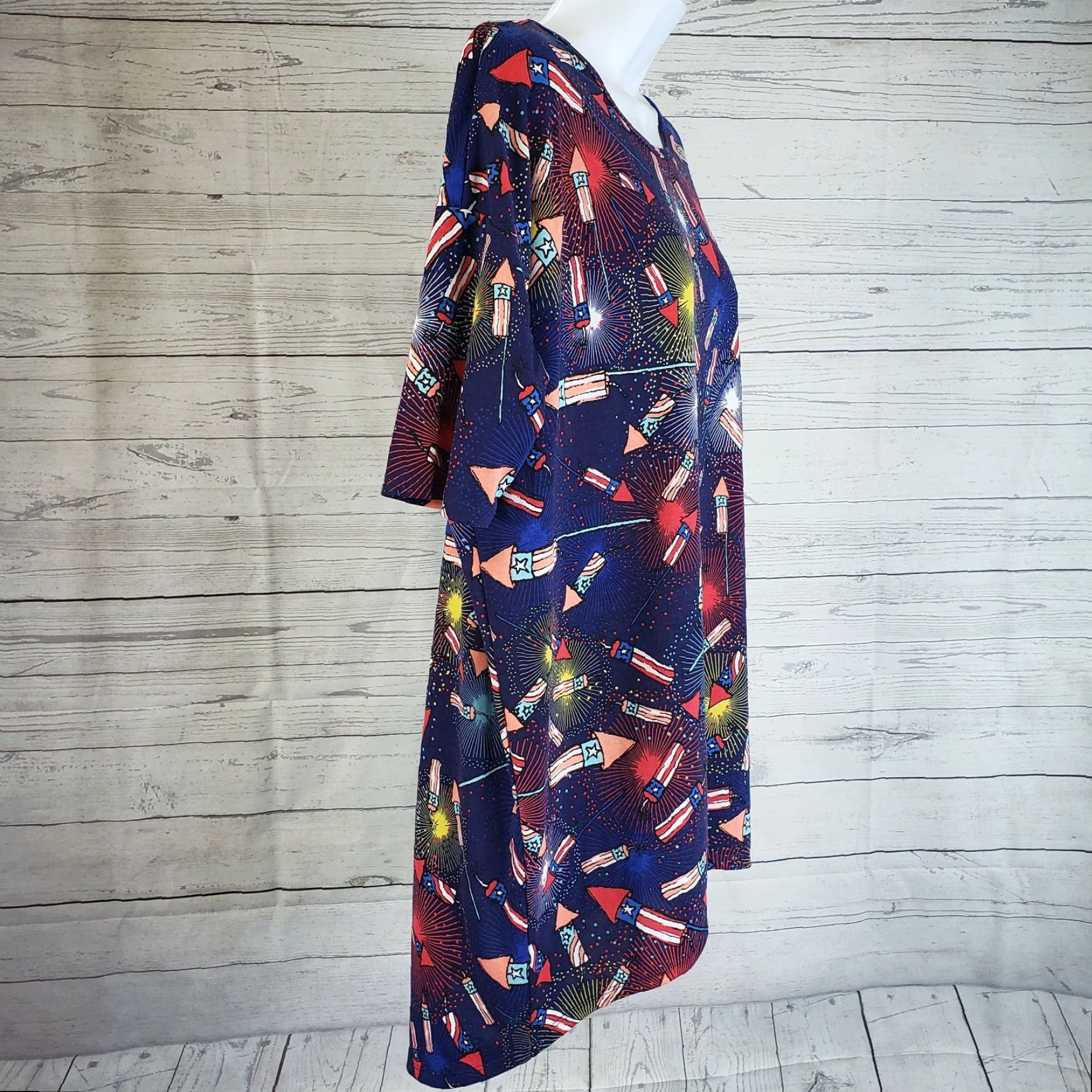 Vintage LuLaRoe Womens Irma Top Sz Small Fireworks Blue Red Shirt T-Shirt Crew Neck Short Sleeve Size S / US 4 / IT 40 - 3 Thumbnail