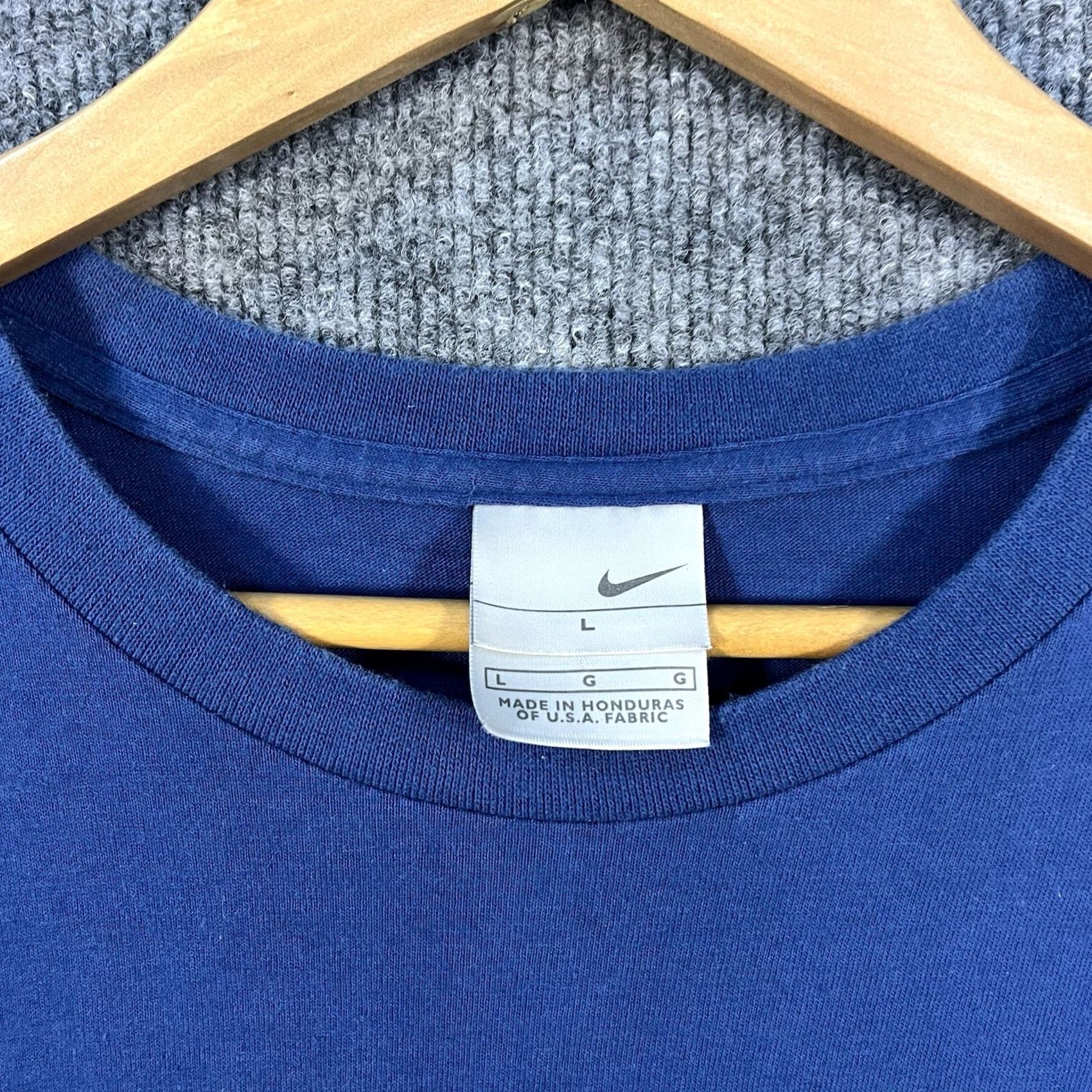 Nike VINTAGE Nike Center Swoosh Check T-Shirt Long Sleeve Blue Mens L 90s Size US L / EU 52-54 / 3 - 4 Thumbnail