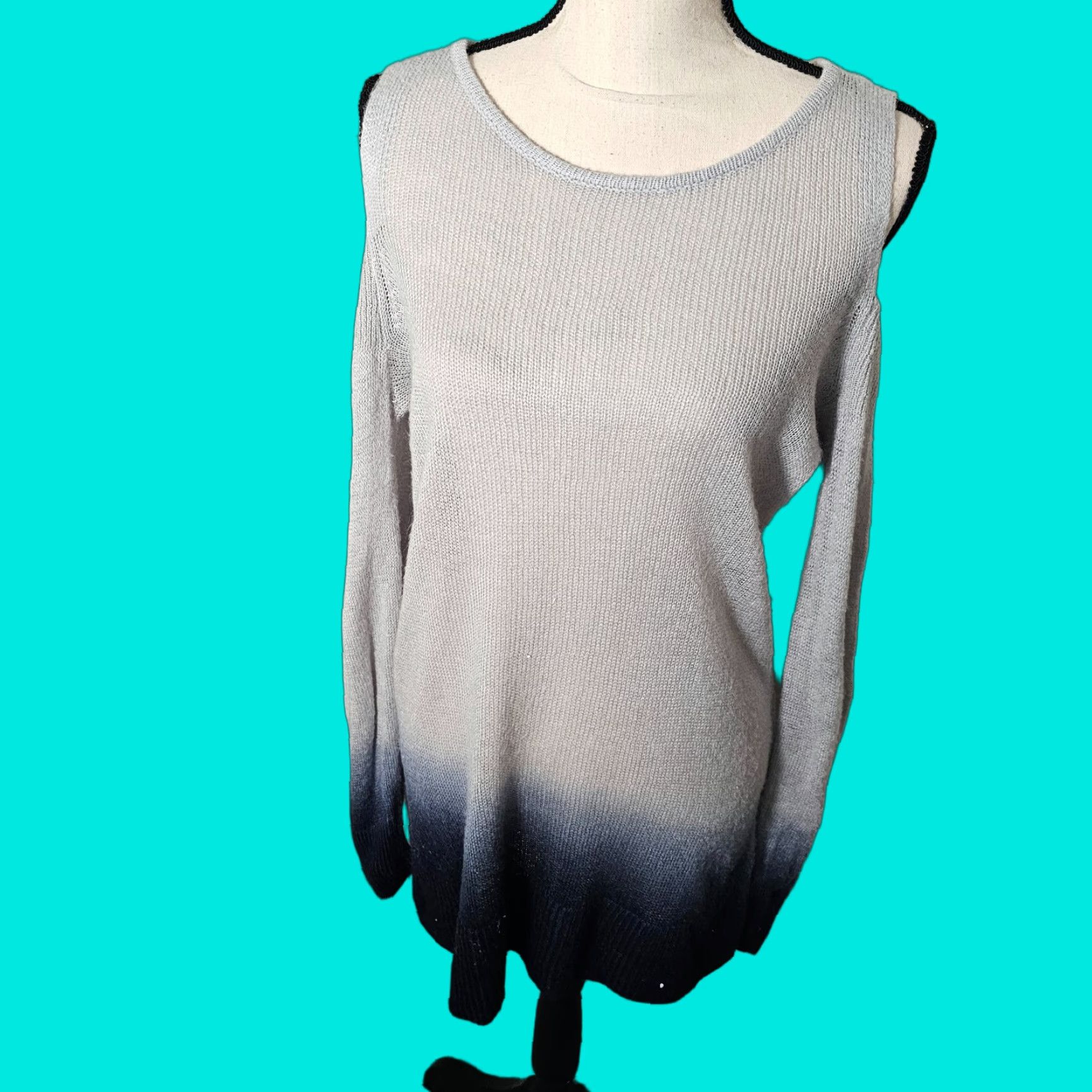 Vince Camuto Vince Camuto Sweatshirt Blue Shades Colorblock Long Sleeve Cold Shoulder Medium M Womens Pullover Casual Activewear Size M / US 6-8 / IT 42-44 - 1 Thumbnail