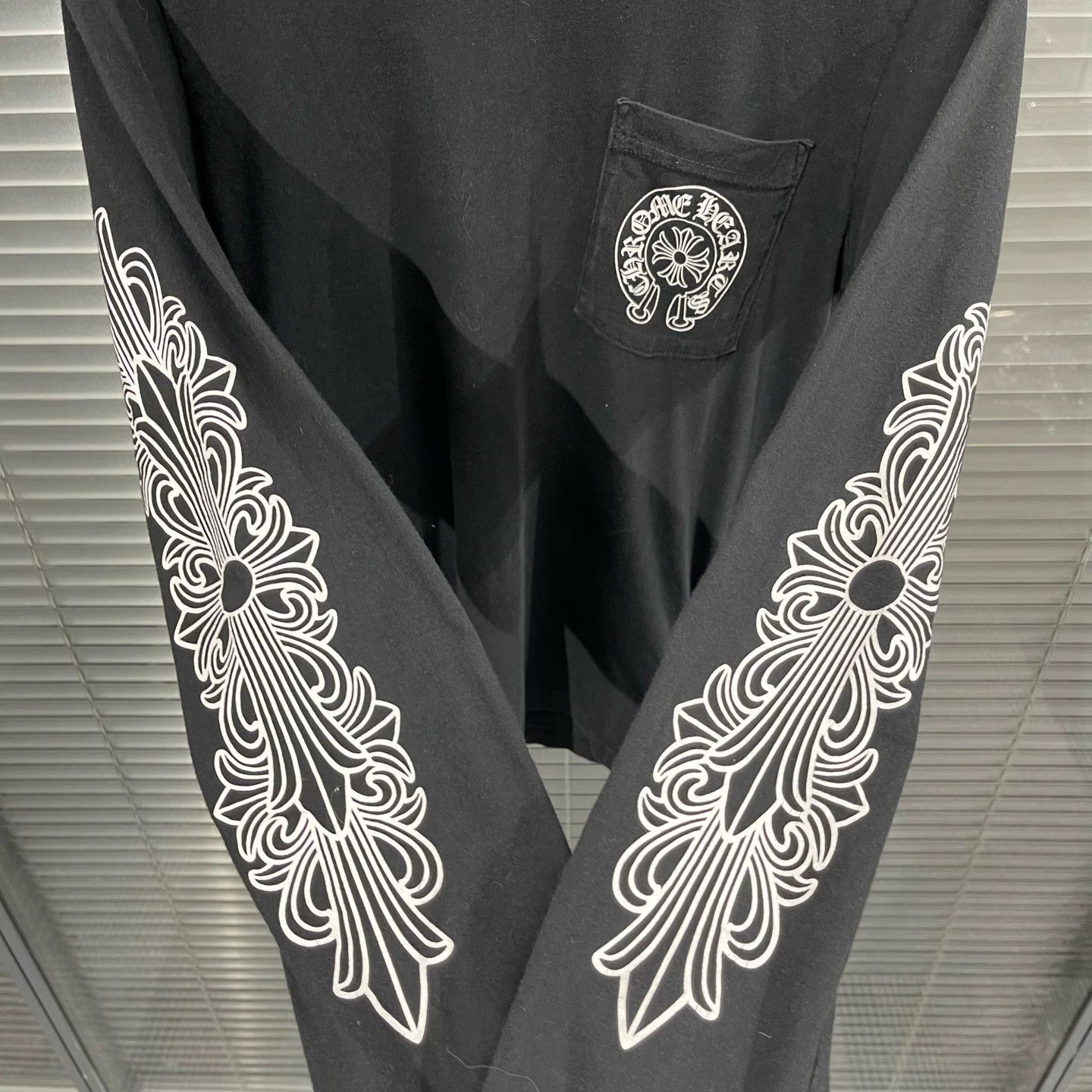 Chrome Hearts Chrome Hearts HK Exclusive Qilin Arm Horse Shoe LS S 99New Size US S / EU 44-46 / 1 - 5 Thumbnail