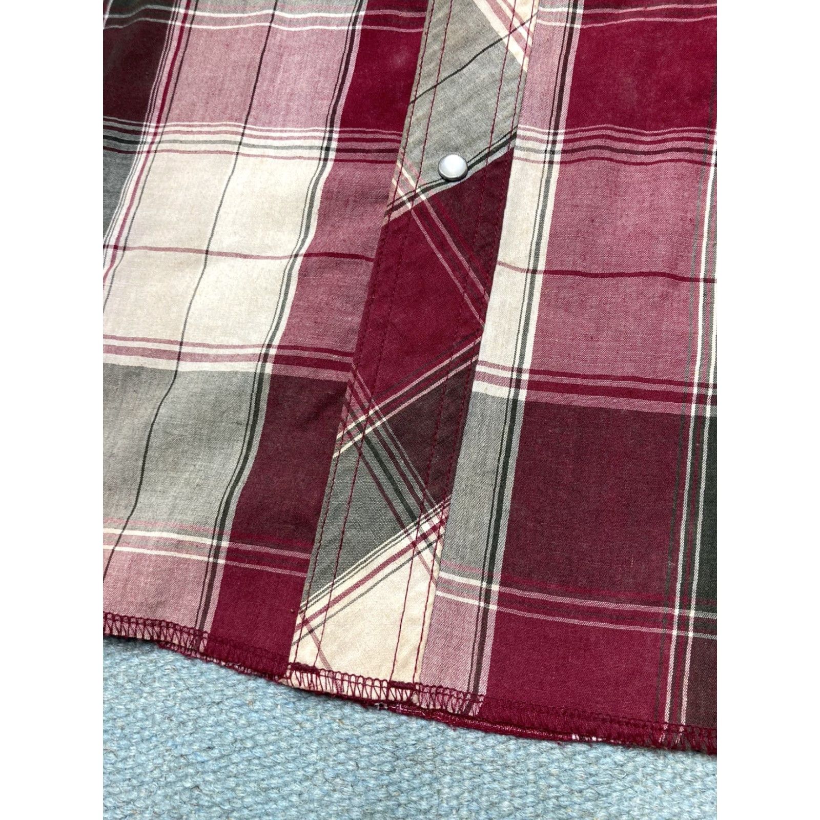Wrangler VINTAGE Wrangler Pearl snap western shirt plaid short sleeve red 90s XL Mens Size US XL / EU 56 / 4 - 4 Thumbnail
