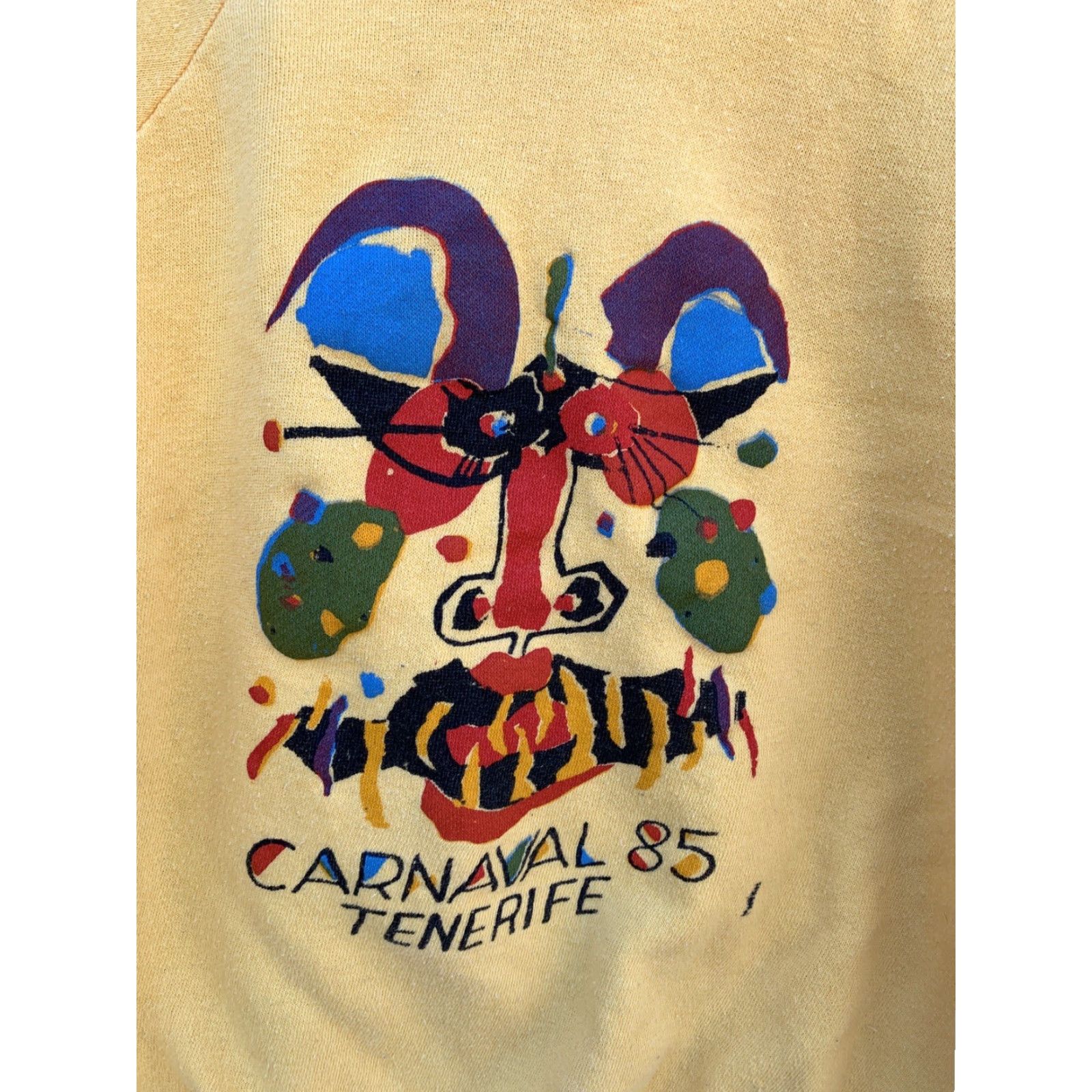 Vintage VINTAGE Carnaval 85 Tenerife Cesar Manrique Art Sweatshirt Raglan 1980s XL Yellow Unisex Adults Pullover Graphic Print 80s Men Women Size US XL / EU 56 / 4 - 3 Thumbnail