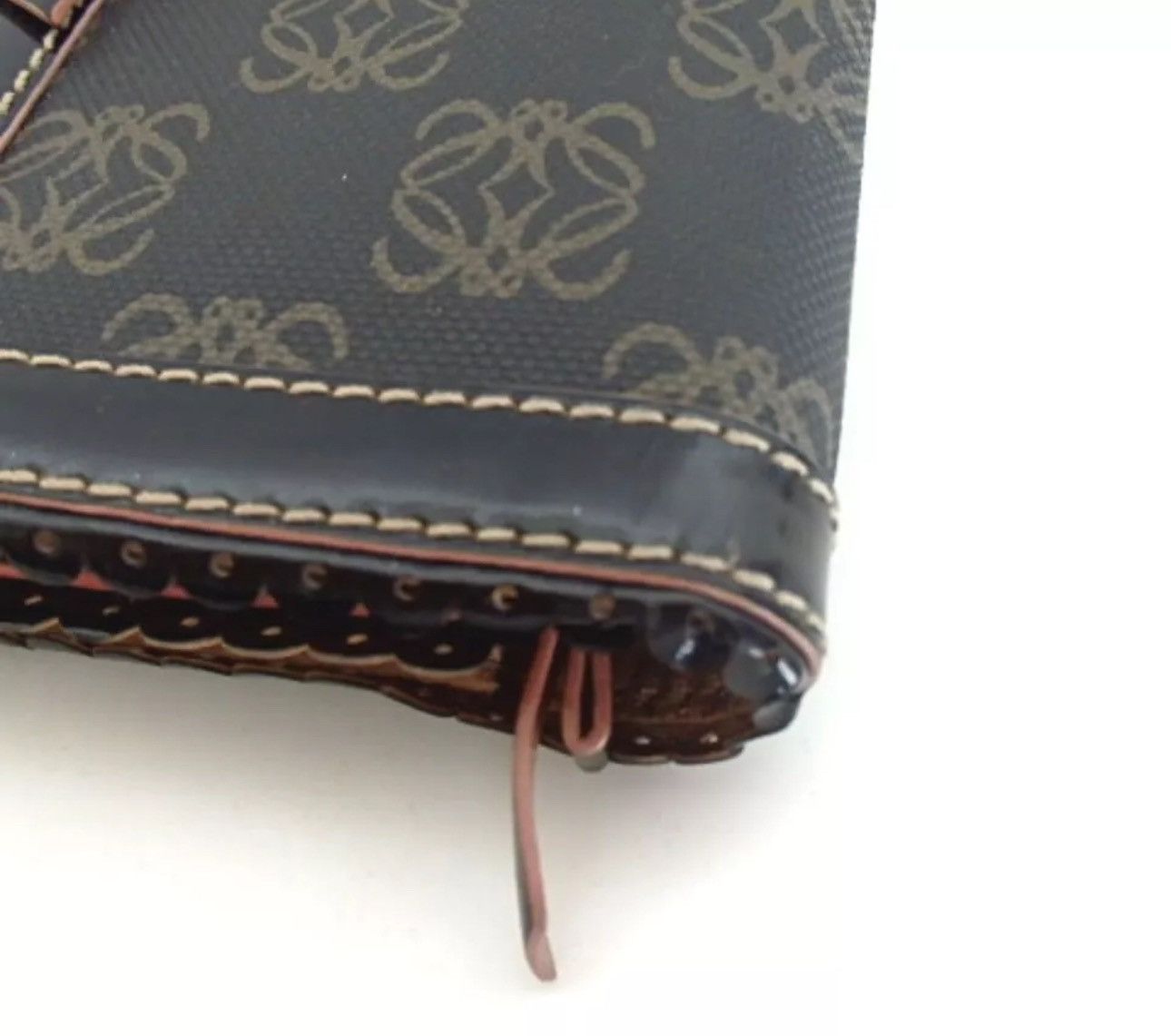 Loewe LOEWE Anagram Wallet in mint condition Size ONE SIZE - 7 Thumbnail