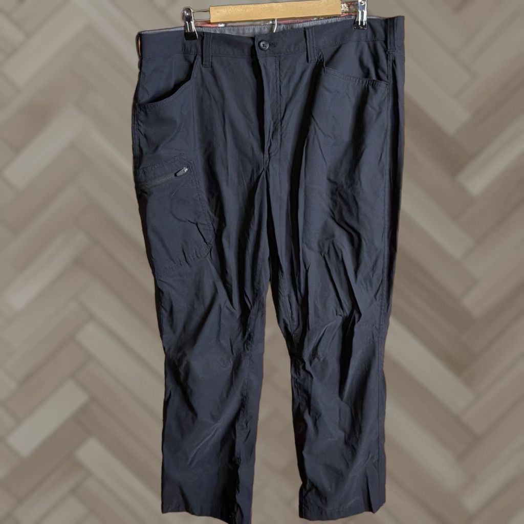 Eddie Bauer Eddie Bauer Pants Men 40x30 Rainier Cargo Black Water Repellent Nylon Spandex Regular Straight Cargo Style 40 Black Men Pants Size US 40 / EU 56 - 1 Thumbnail