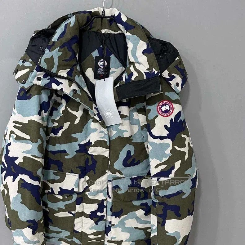 Canada Goose Camo Logo Hooded Down Jacket. Size US XL / EU 56 / 4 - 2 Thumbnail