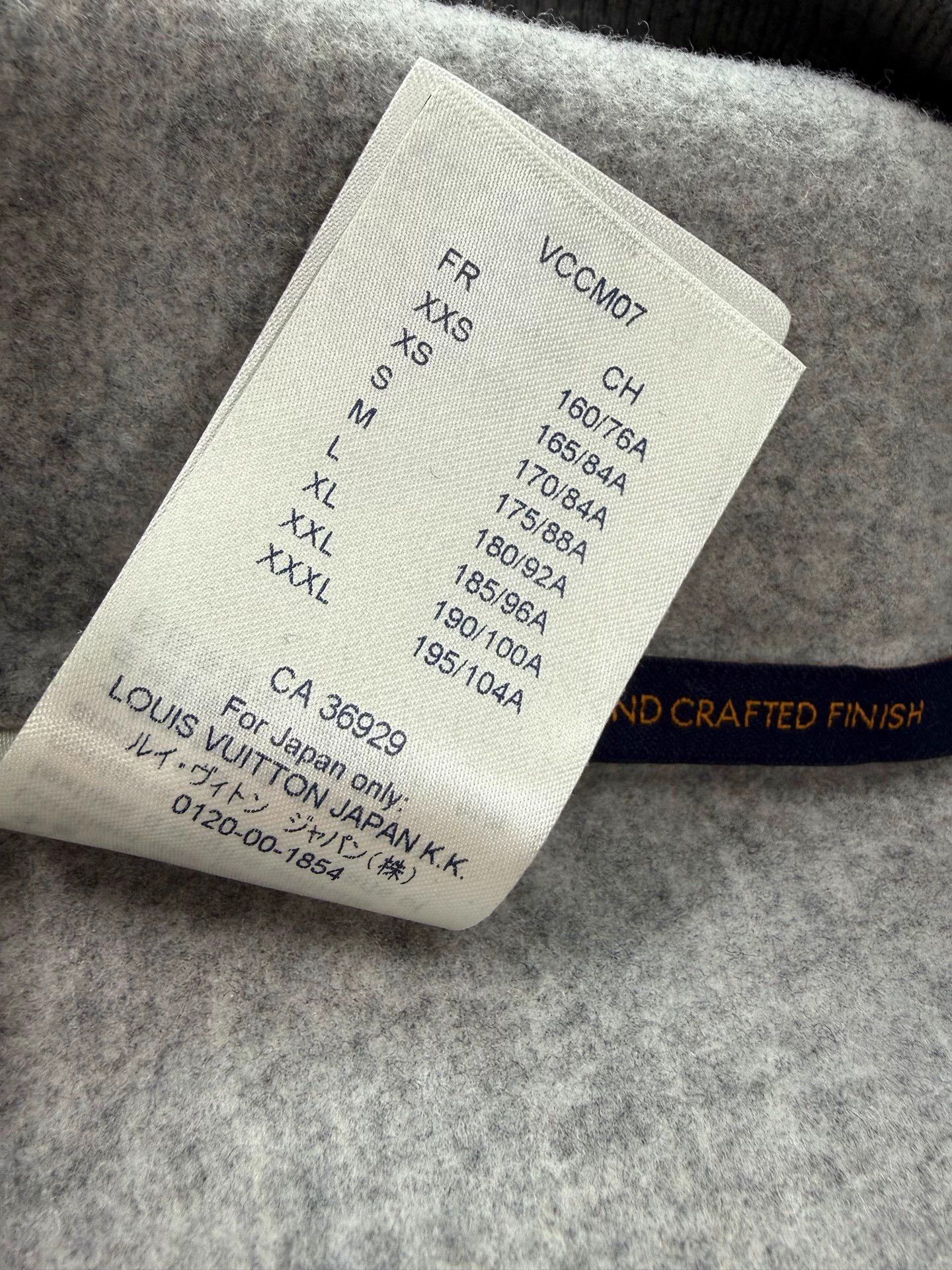 Louis Vuitton LV gray cashmere hoodie M Size US M / EU 48-50 / 2 - 8 Thumbnail