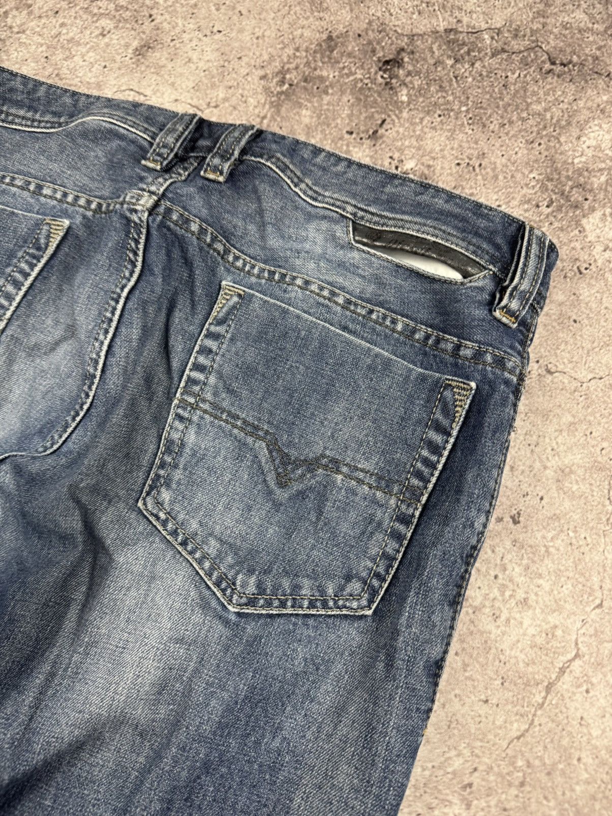 Diesel Vintage Diesel Jeans Baggy Mud Washed Japanese Avant Garde Size US 34 / EU 50 - 8 Thumbnail