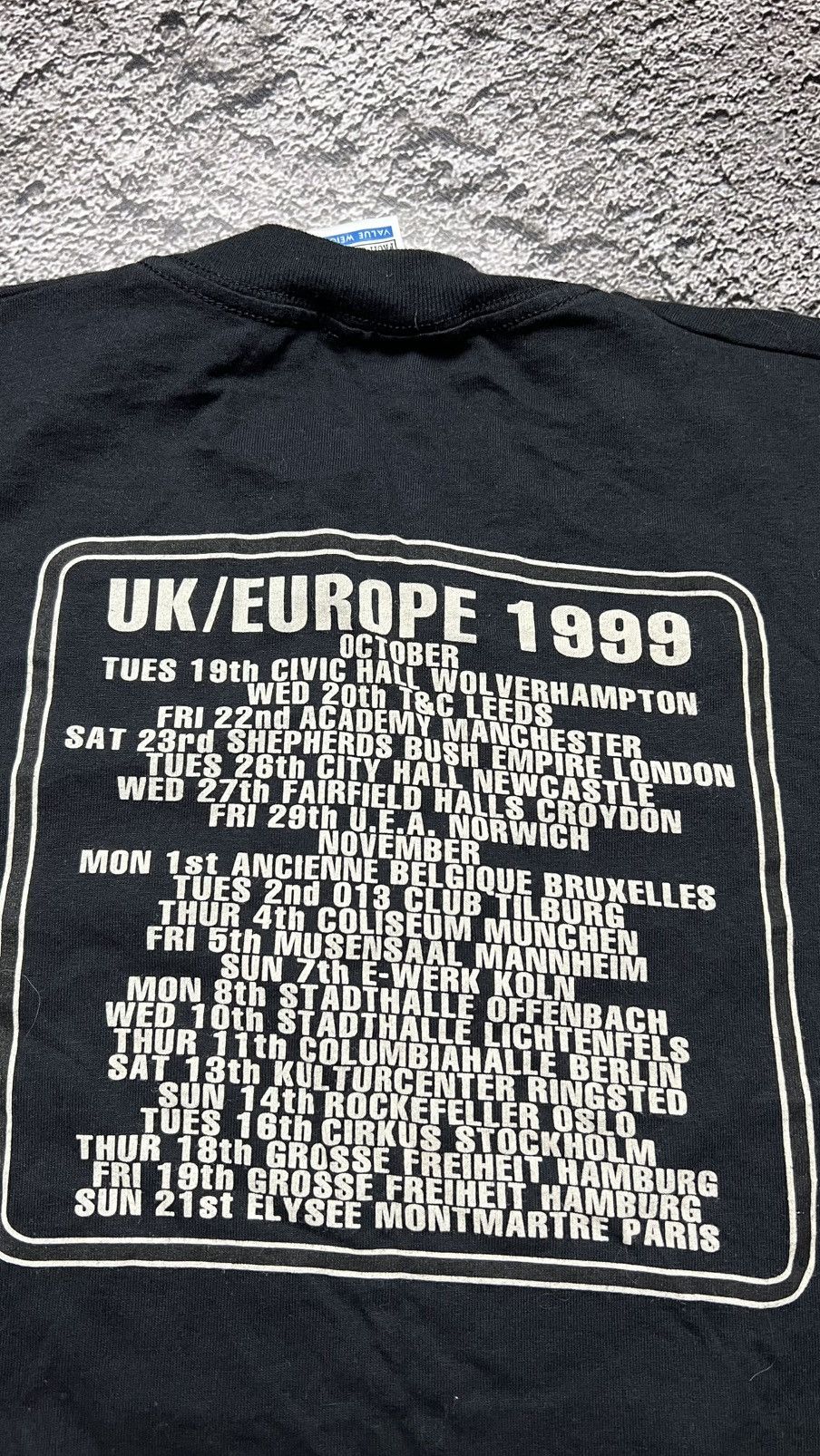 Vintage 1999 Gary Moore different beat tour screeb stars t shirt Size US XL / EU 56 / 4 - 5 Thumbnail