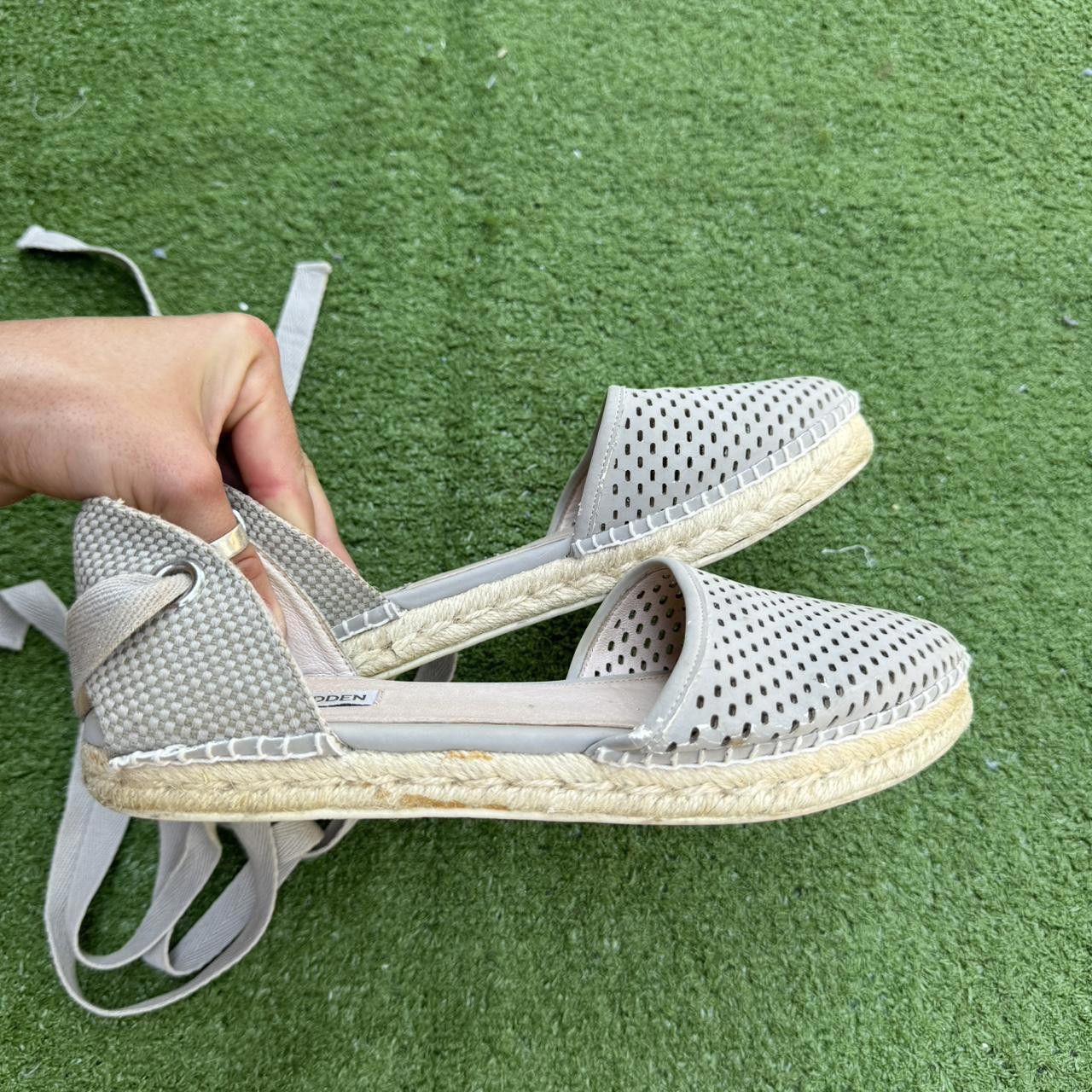 Steve Madden Steve Madden Women's Cream and White Sandal Size US 8 / IT 38 - 2 Thumbnail