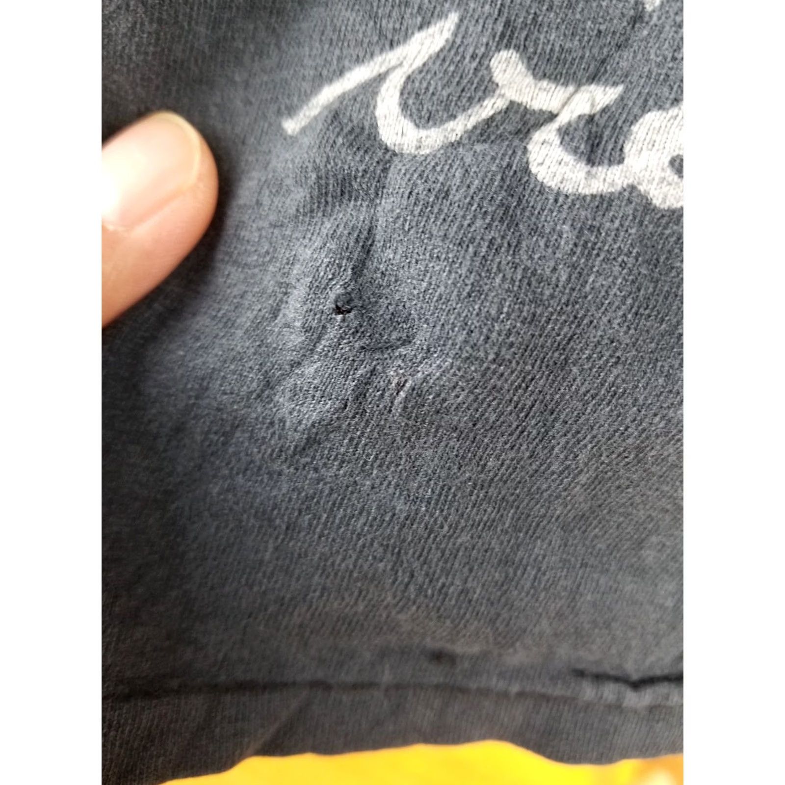 Vintage VINTAGE DEPECHE MODE CONCERT TOUR BLACK T-SHIRT SZ LARGE WORN Size US L / EU 52-54 / 3 - 7 Thumbnail