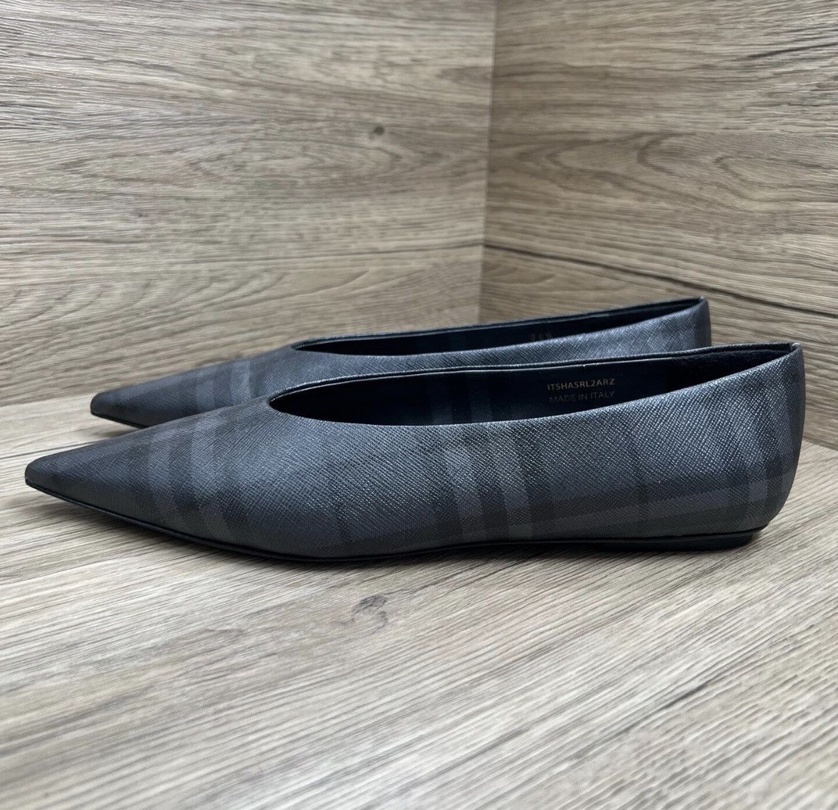 Burberry Burberry Black Check Pointed-toe Ballet Flats J41 Size US 8.5 / IT 38.5 - 1 Thumbnail