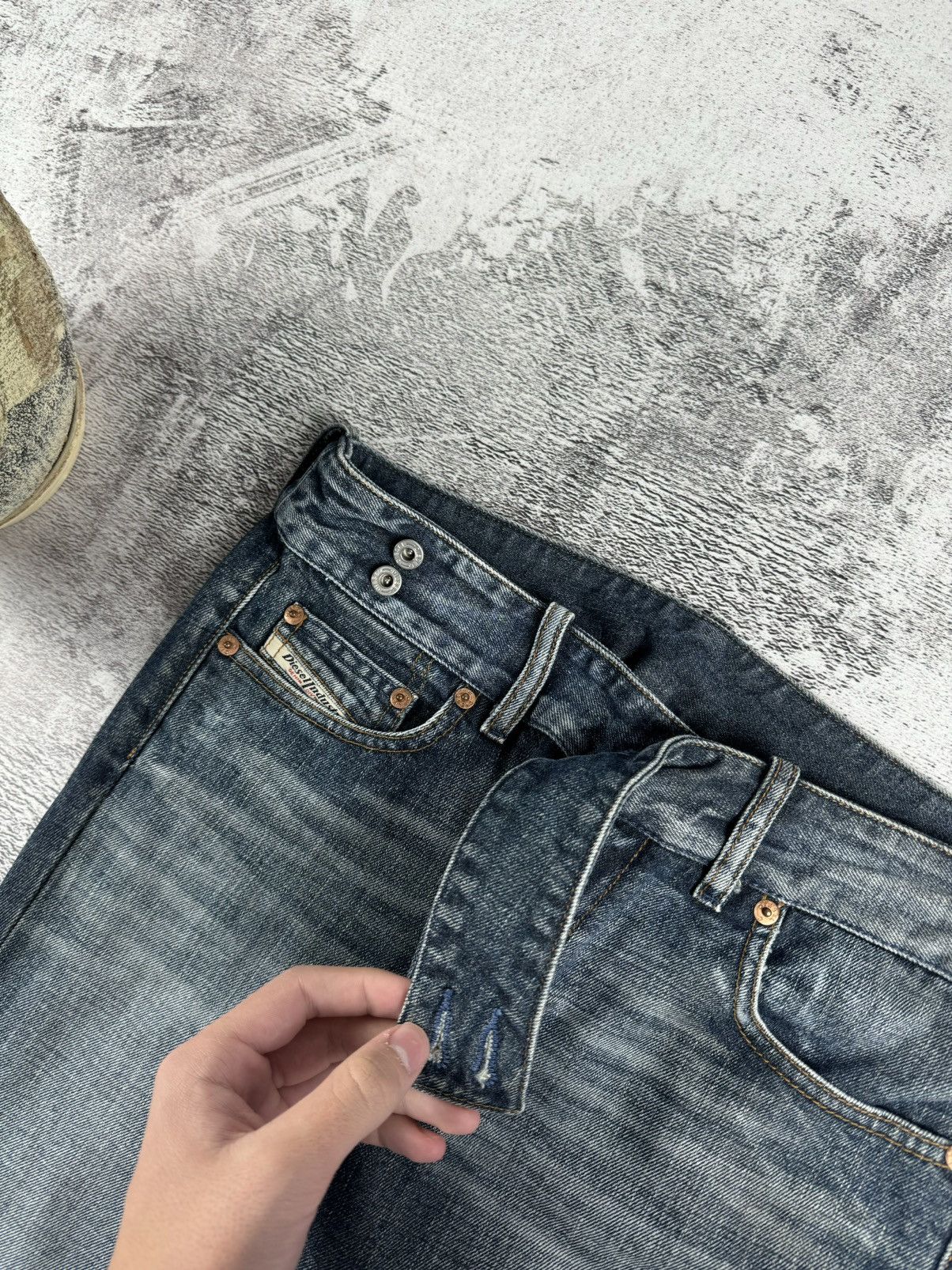 Diesel Diesel Cherone Y2K Distressed Denim Straight Jeans Trousers Size 30" / US 8 / IT 44 - 13 Thumbnail