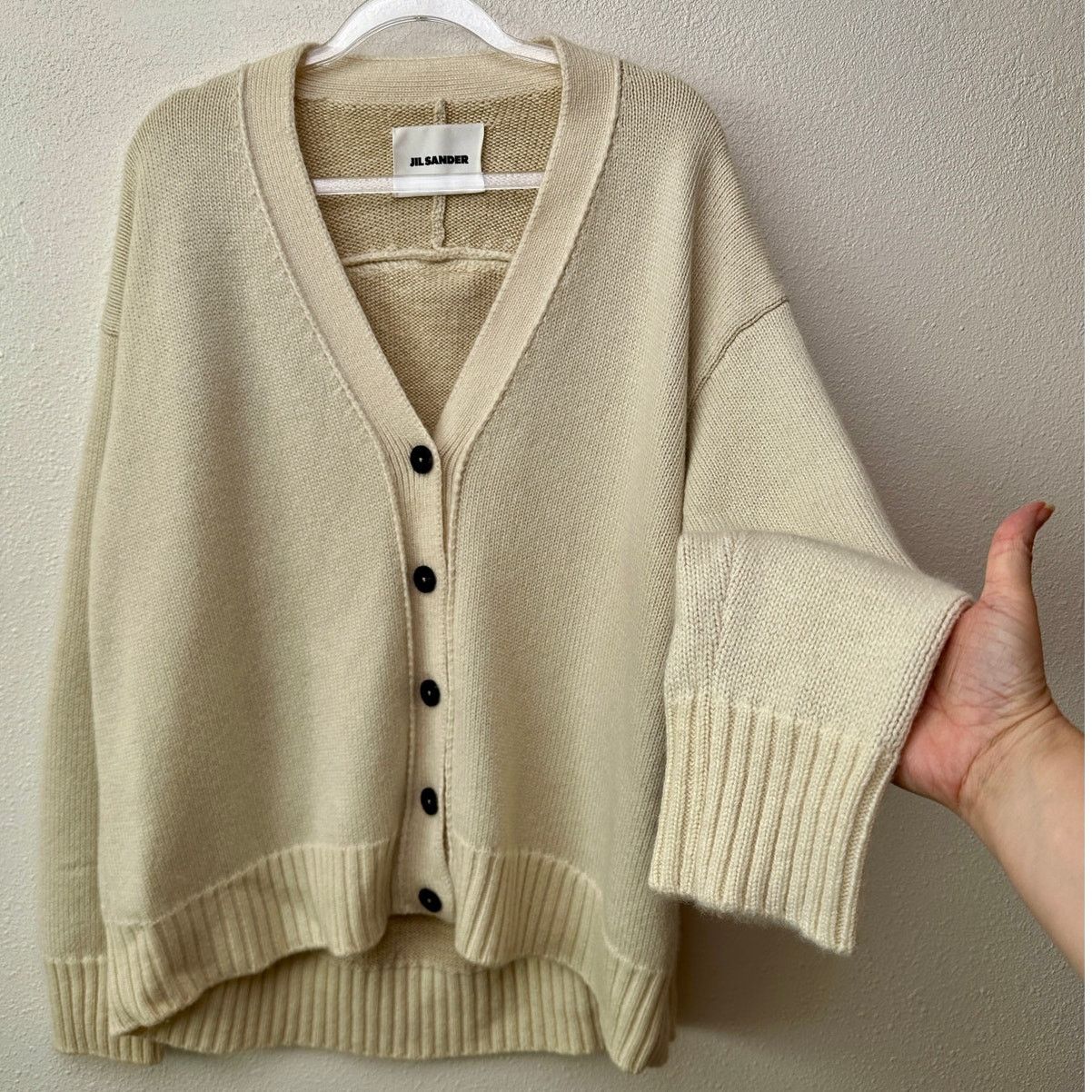 Jil Sander Cream V-Neck Button Long Sleeve Sweater 40 / 8