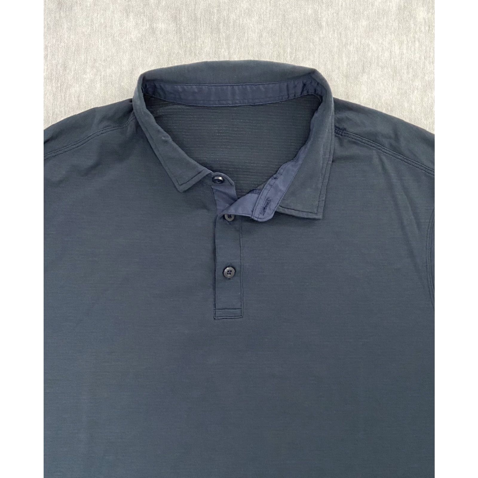 Lululemon VINTAGE Lululemon Polo Shirt Men XL Blue Athleisure Short Sleeve Logo 2000s Size US XL / EU 56 / 4 - 3 Thumbnail