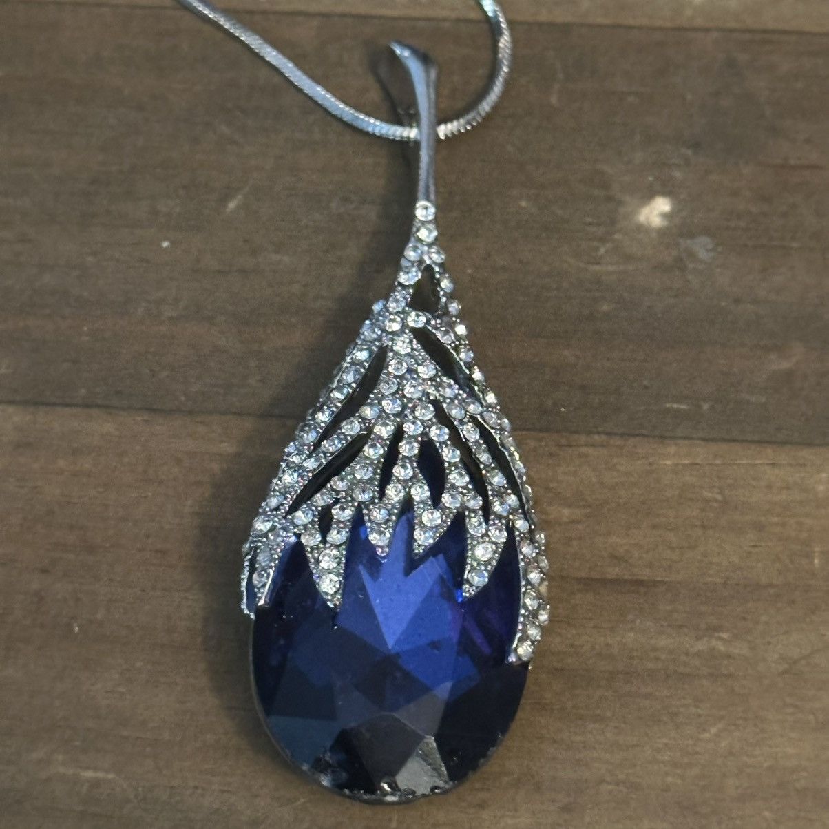 Other Silver tone jumbo blue teardrop rhinestone pendant necklace Size ONE SIZE - 6 Thumbnail