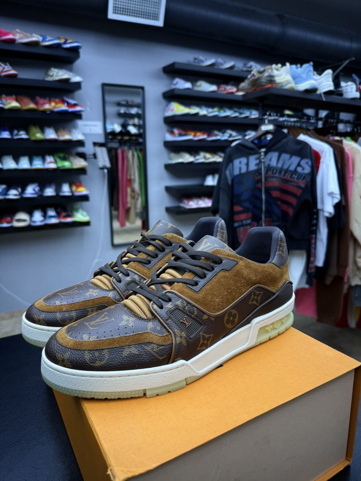 Louis Vuitton Louis Vuitton Brown Monogram Trainers Size 9.5LV / 10.5 US Size US 10.5 / EU 43-44 - 5 Thumbnail