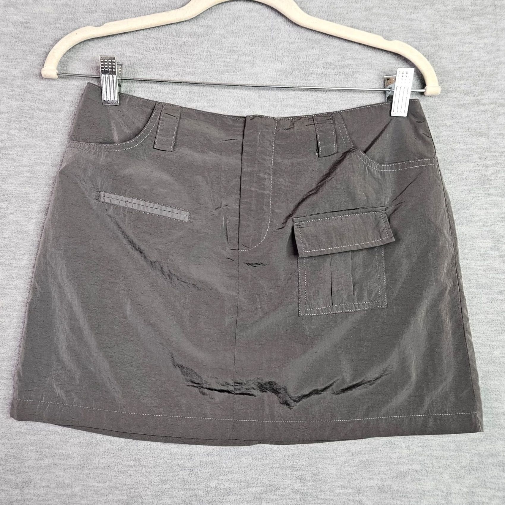 PRINCESS POLLY Princess Polly Wolf Cargo Mini Skirt Charcoal Women's Size US 4 NEW Size 27" / US 4 / IT 40 - 3 Thumbnail