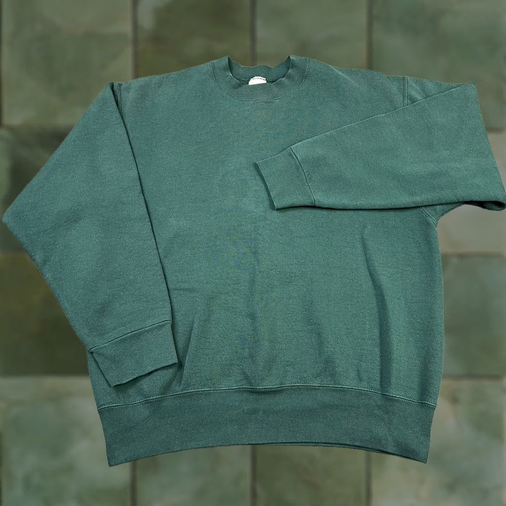 Vintage VINTAGE BVD Sweatshirt Crewneck Green 90s Adult Large Mens Pullover Blank Crewneck Long Sleeve Sweatshirt Size US L / EU 52-54 / 3 - 1 Thumbnail