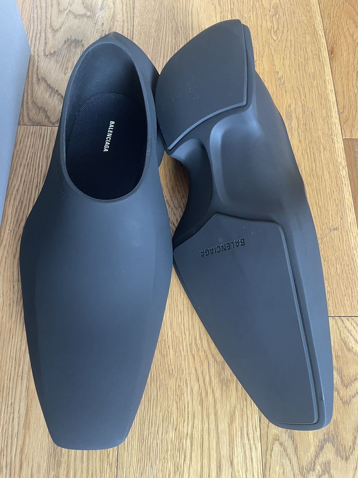 Balenciaga Never worn Matt Black Balenciaga Space shoes Size US 10 / EU 43 - 3 Thumbnail