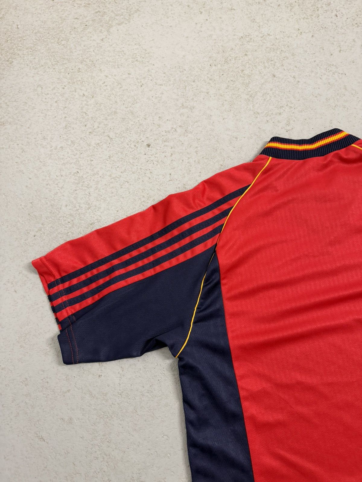 Adidas Vintage 1998/1999 Adidas Spain Soccer Jersey Size US M / EU 48-50 / 2 - 13 Thumbnail