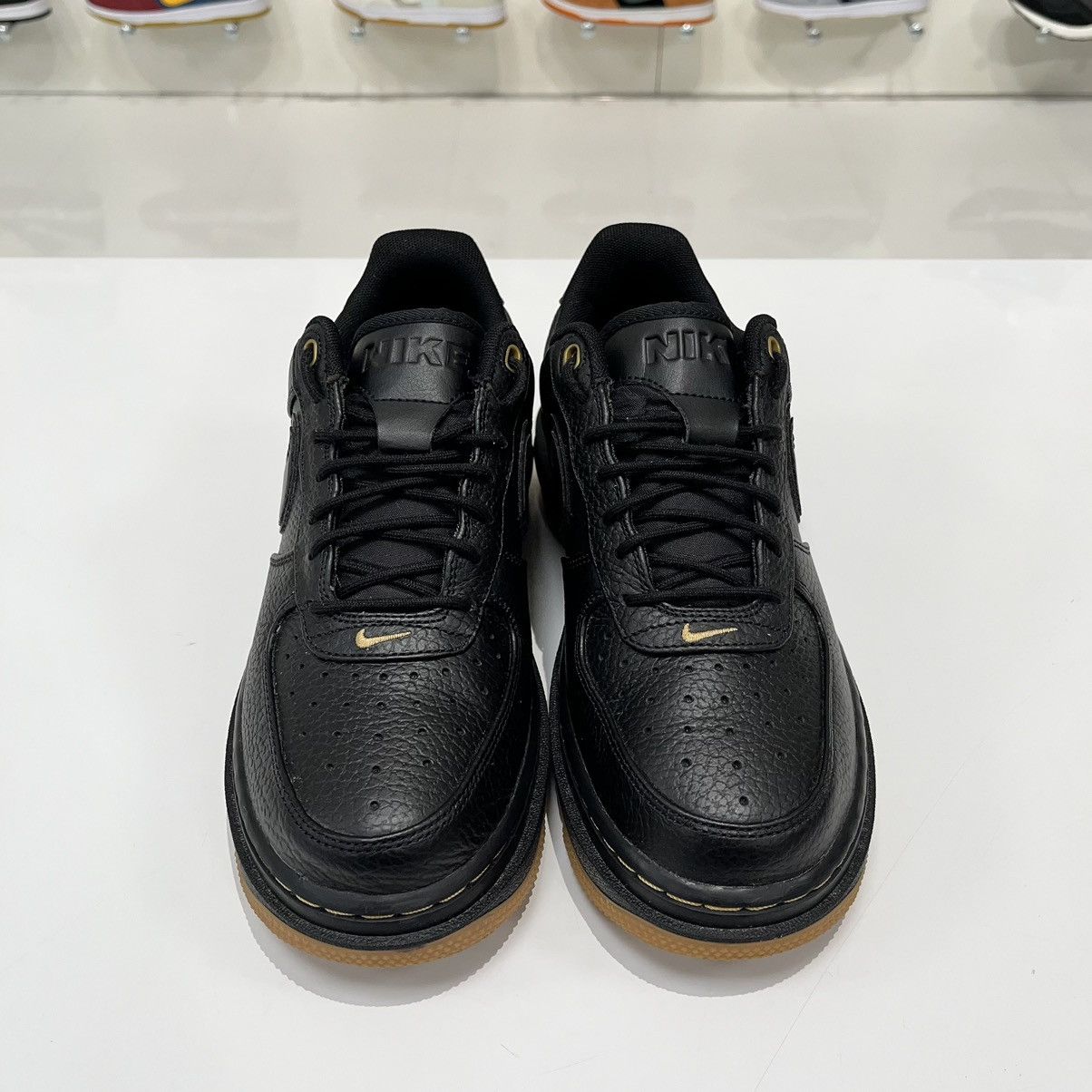 Nike Nike Air Force 1 Low Luxe Black Gum Size US 6.5 / EU 39-40 - 10 Thumbnail