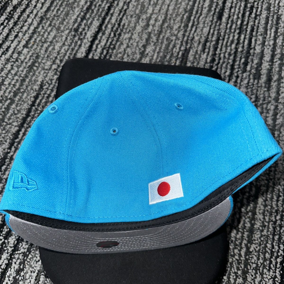 New Era Seattle Mariners Japan Flag Patch 59Fifty size 7 1/4 Size ONE SIZE - 4 Thumbnail