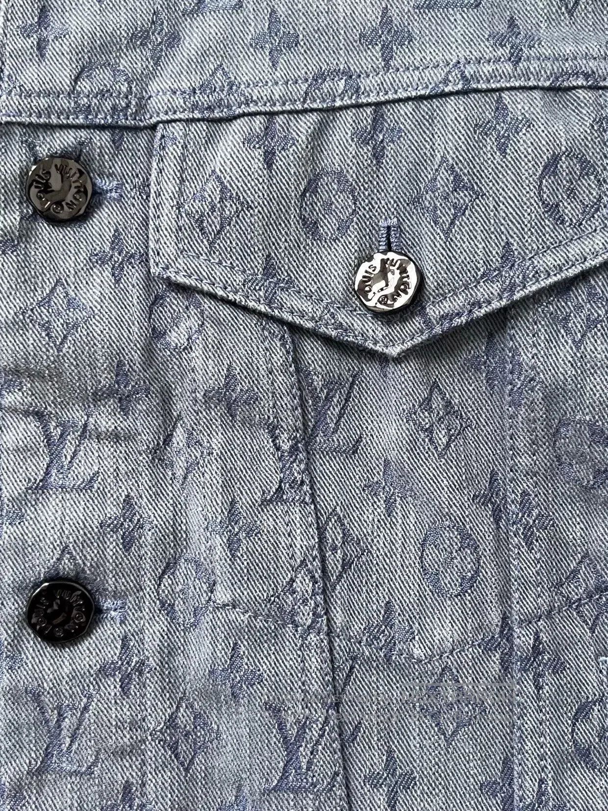 Louis Vuitton Louis Vuitton Logo All-over Print Denim Jacket. Size US S / EU 44-46 / 1 - 3 Thumbnail