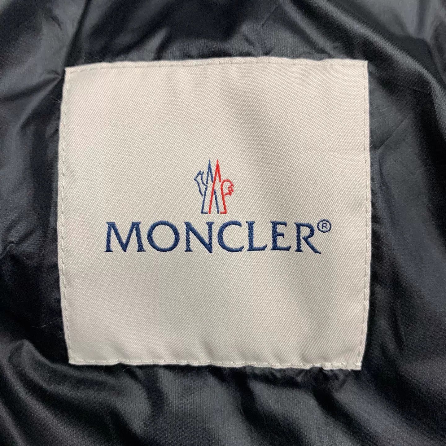 Moncler Moncler FW25 Castelnou Short Down Jacket Size 3 95 New Size M / US 6-8 / IT 42-44 - 4 Thumbnail