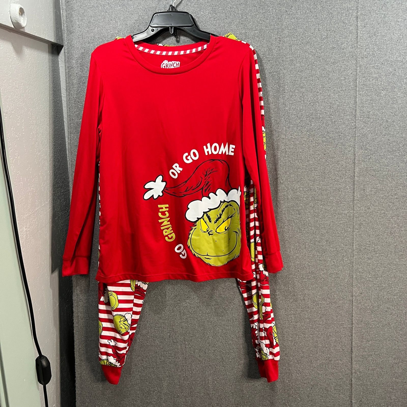 Other Dr. Seuss Grinch Matching Family Pajama Set of 4 Size M / US 6-8 / IT 42-44 - 1 Thumbnail