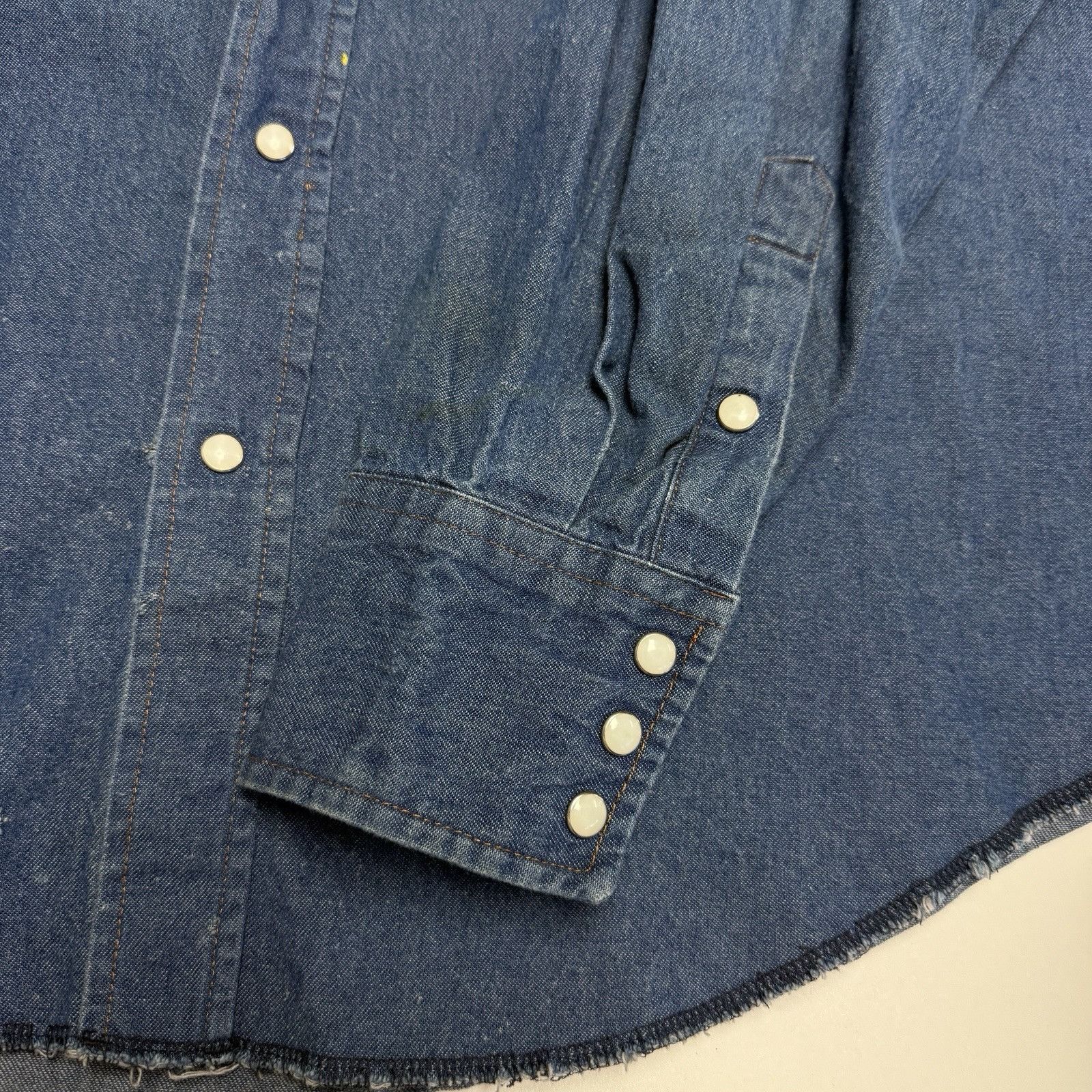Wrangler Vintage Wrangler Denim Pearl Snap Shirt Mens XL 26x31 Long S Size US XL / EU 56 / 4 - 7 Thumbnail